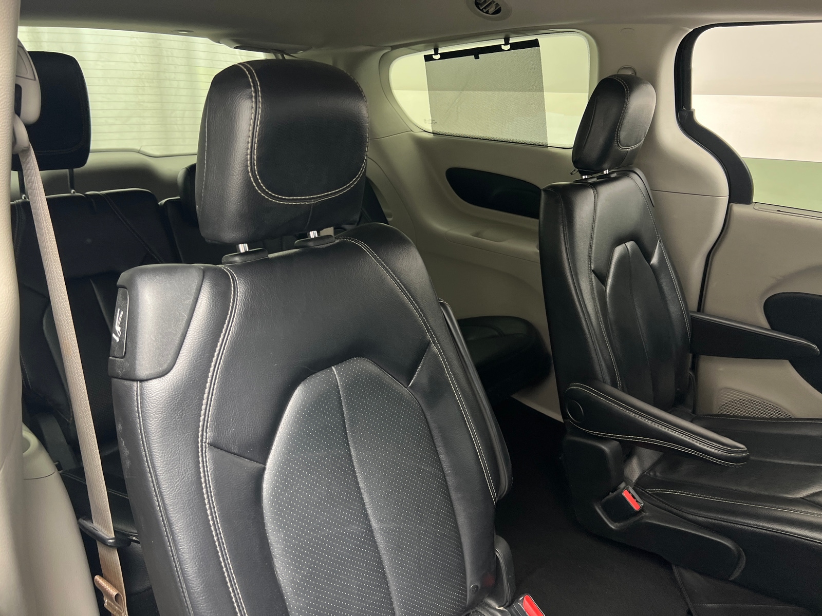 Thumbnail: 2022 Chrysler Pacifica - 5