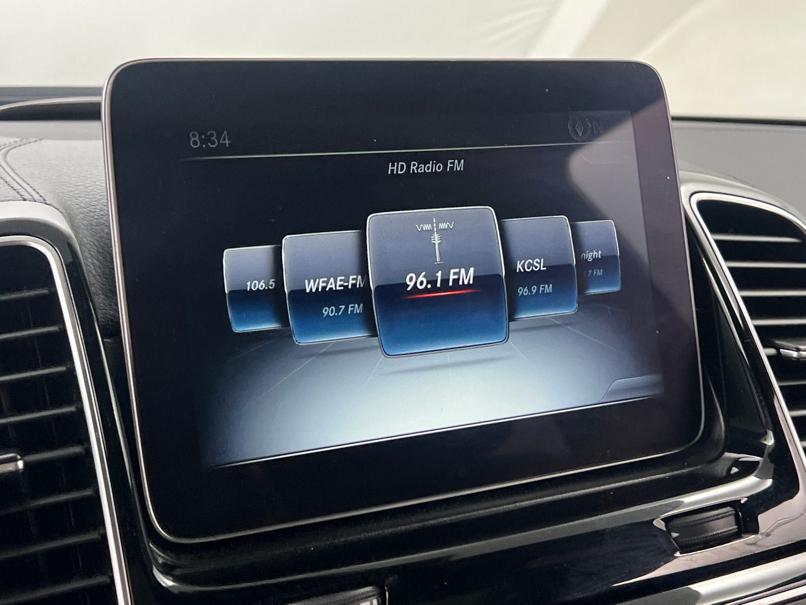 Thumbnail: 2019 Mercedes-Benz GLS - 3