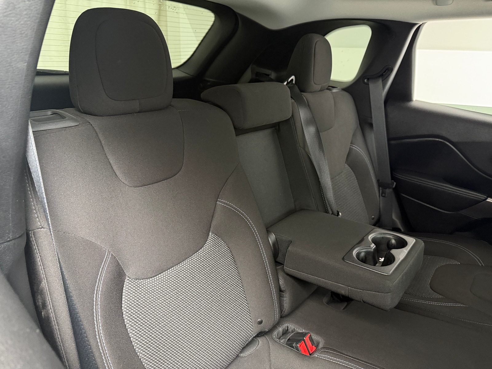 Thumbnail: 2019 Jeep Cherokee - 6