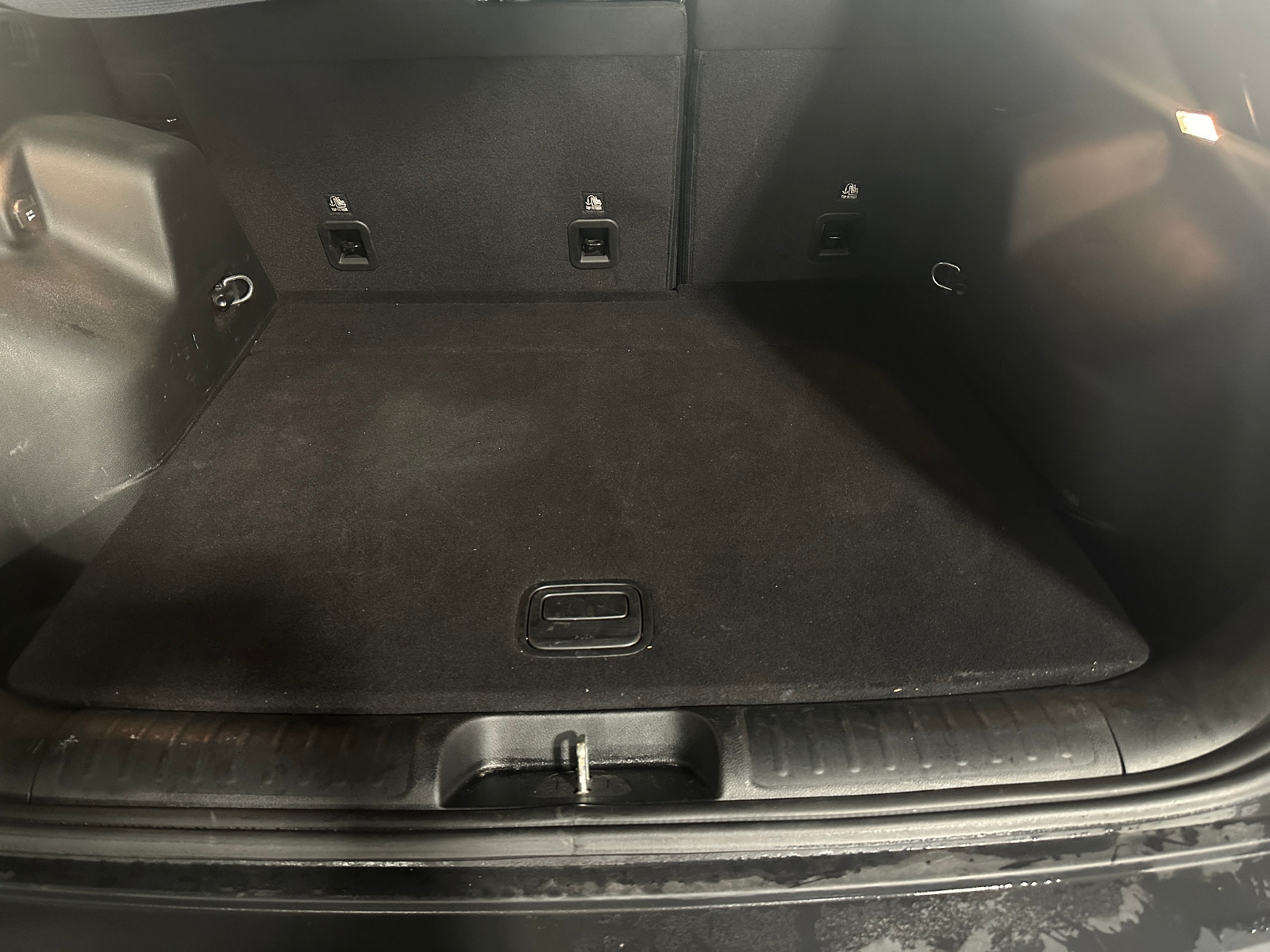 Thumbnail: 2019 Jeep Cherokee - 7