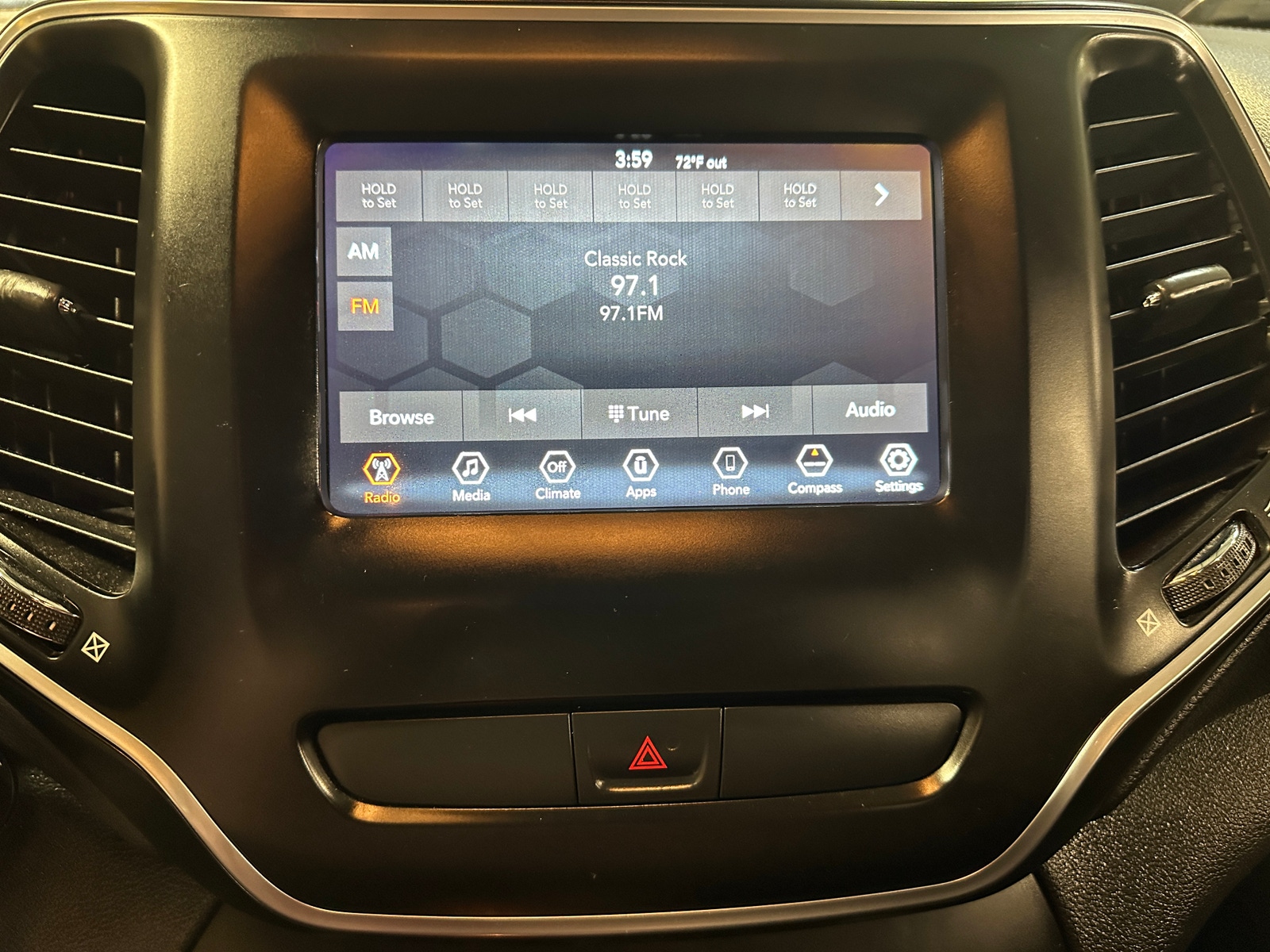 Thumbnail: 2019 Jeep Cherokee - 4