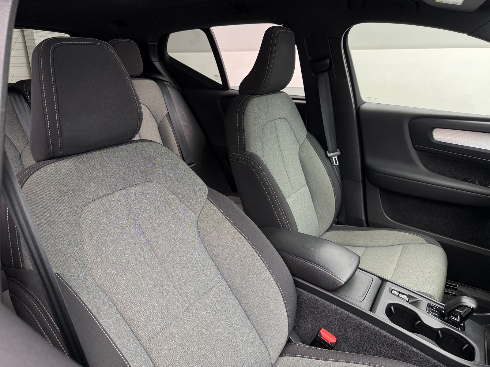 Thumbnail: 2024 Volvo XC40 - 2