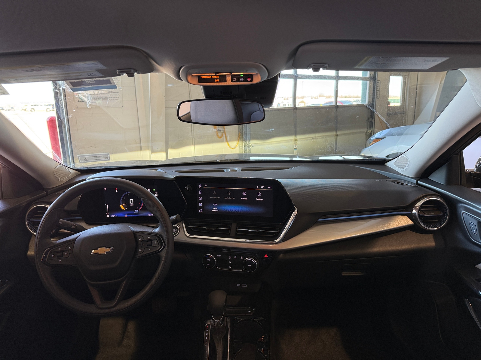 Thumbnail: 2025 Chevrolet Trax - 3