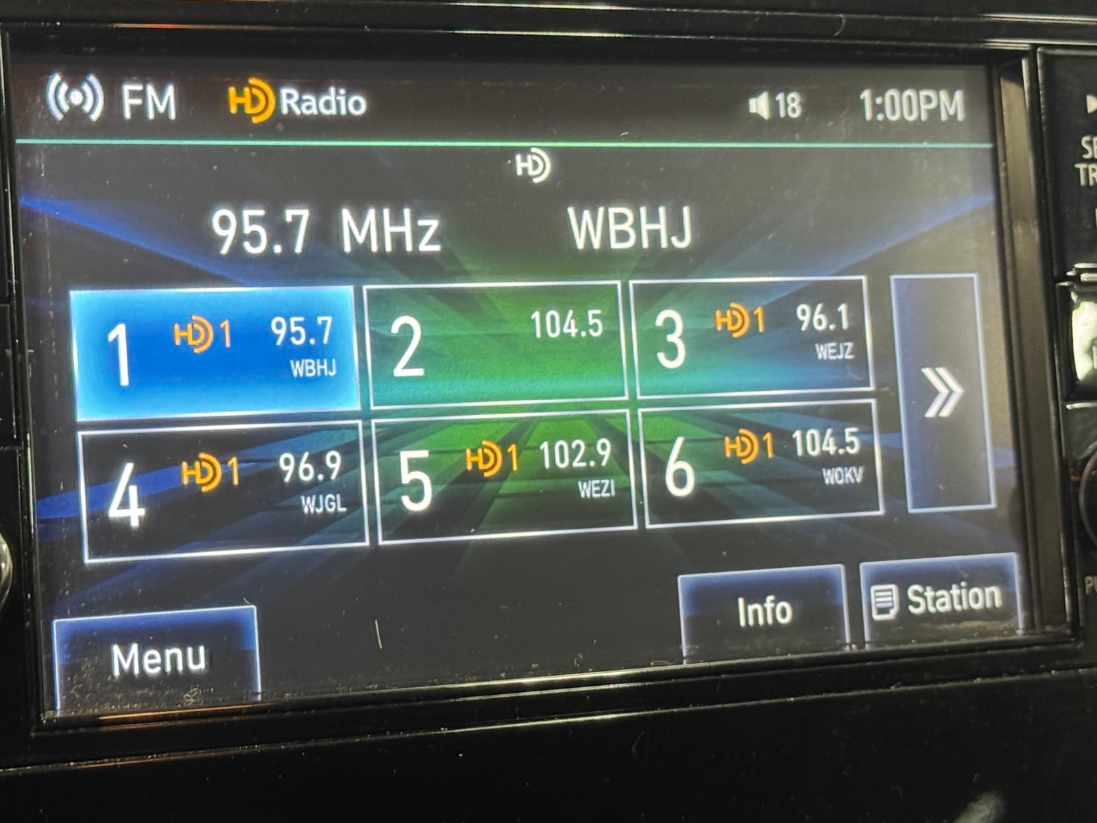 Thumbnail: 2020 Mitsubishi Outlander - 4