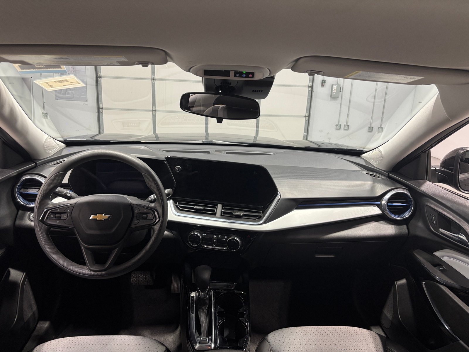 Thumbnail: 2025 Chevrolet Trax - 3