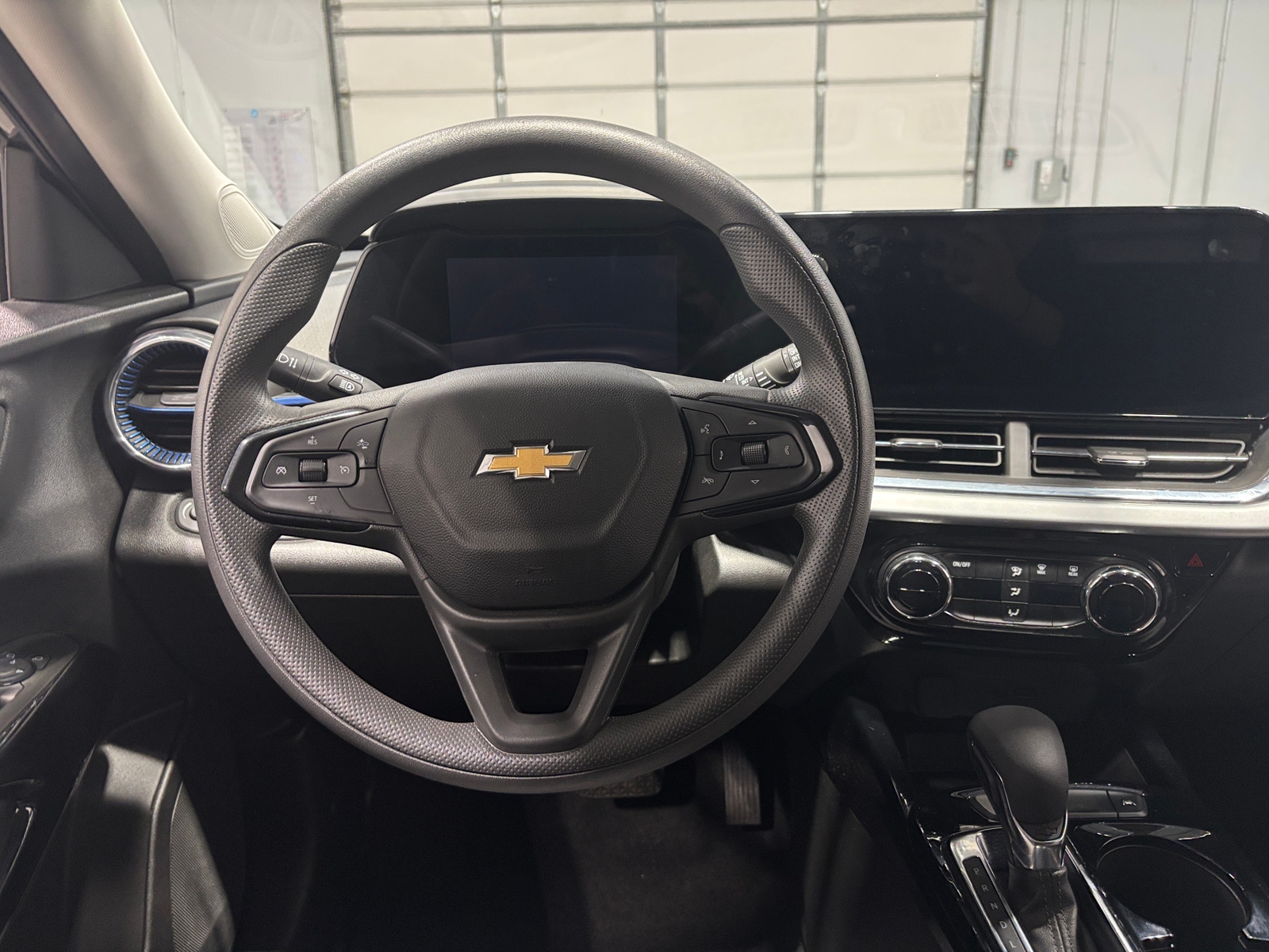 Thumbnail: 2025 Chevrolet Trax - 5