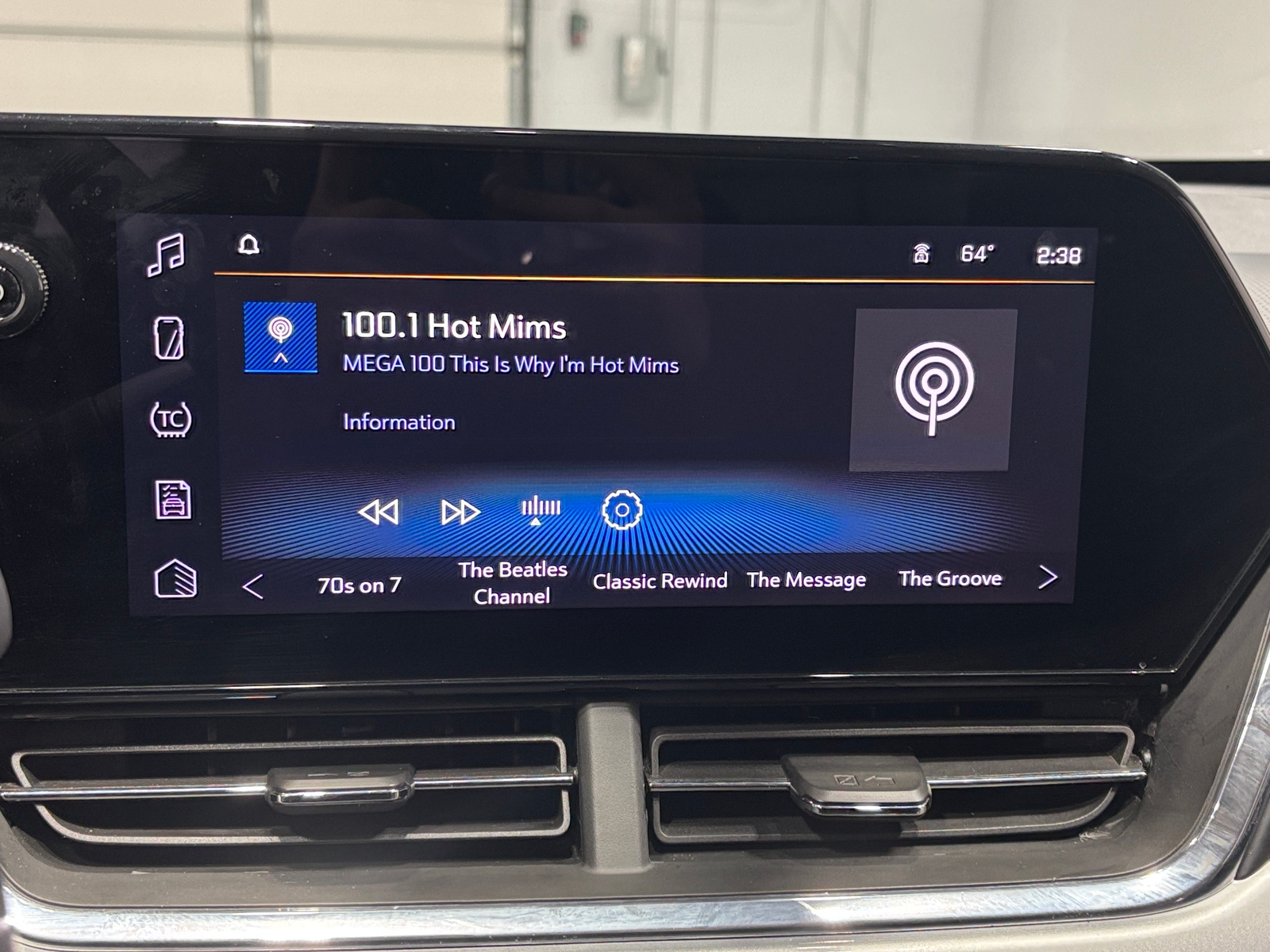 Thumbnail: 2025 Chevrolet Trax - 4