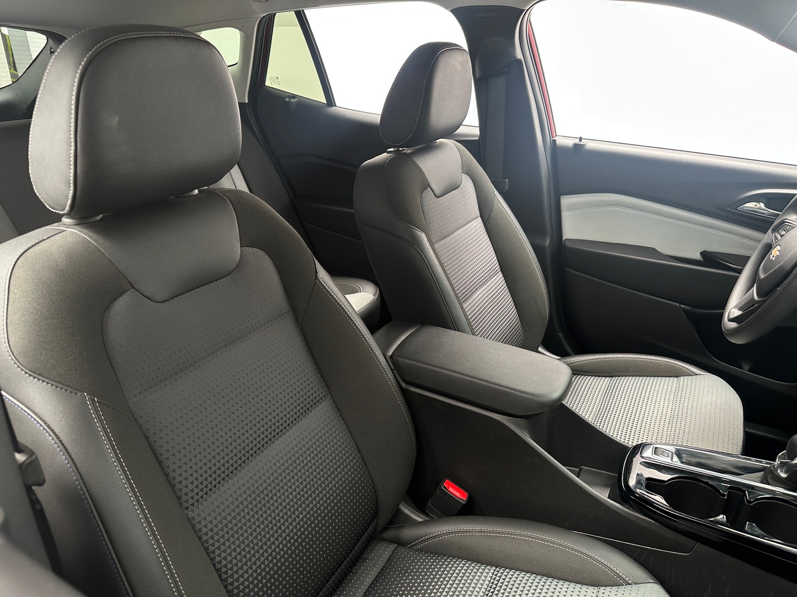 Thumbnail: 2025 Chevrolet Trax - 2