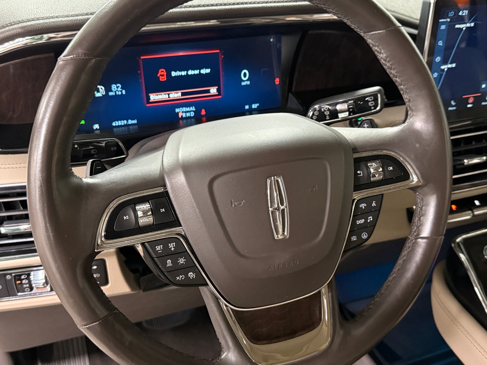 Thumbnail: 2022 Lincoln Navigator - 4