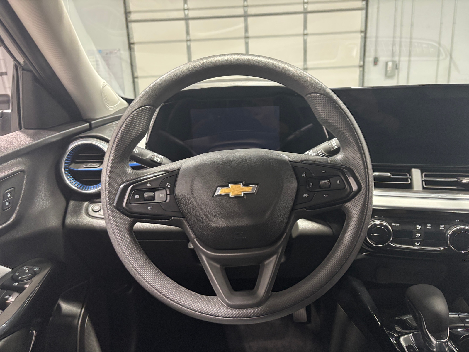 Thumbnail: 2025 Chevrolet Trax - 5