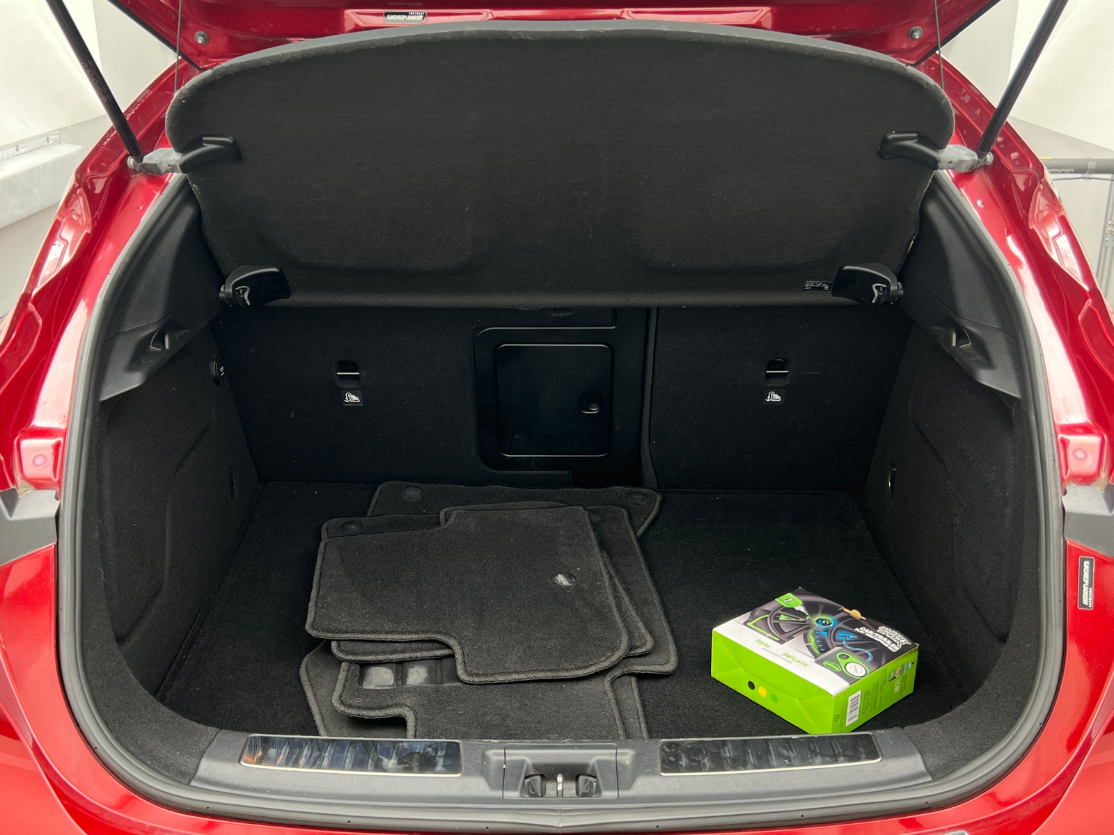 Thumbnail: 2018 INFINITI QX30 - 7