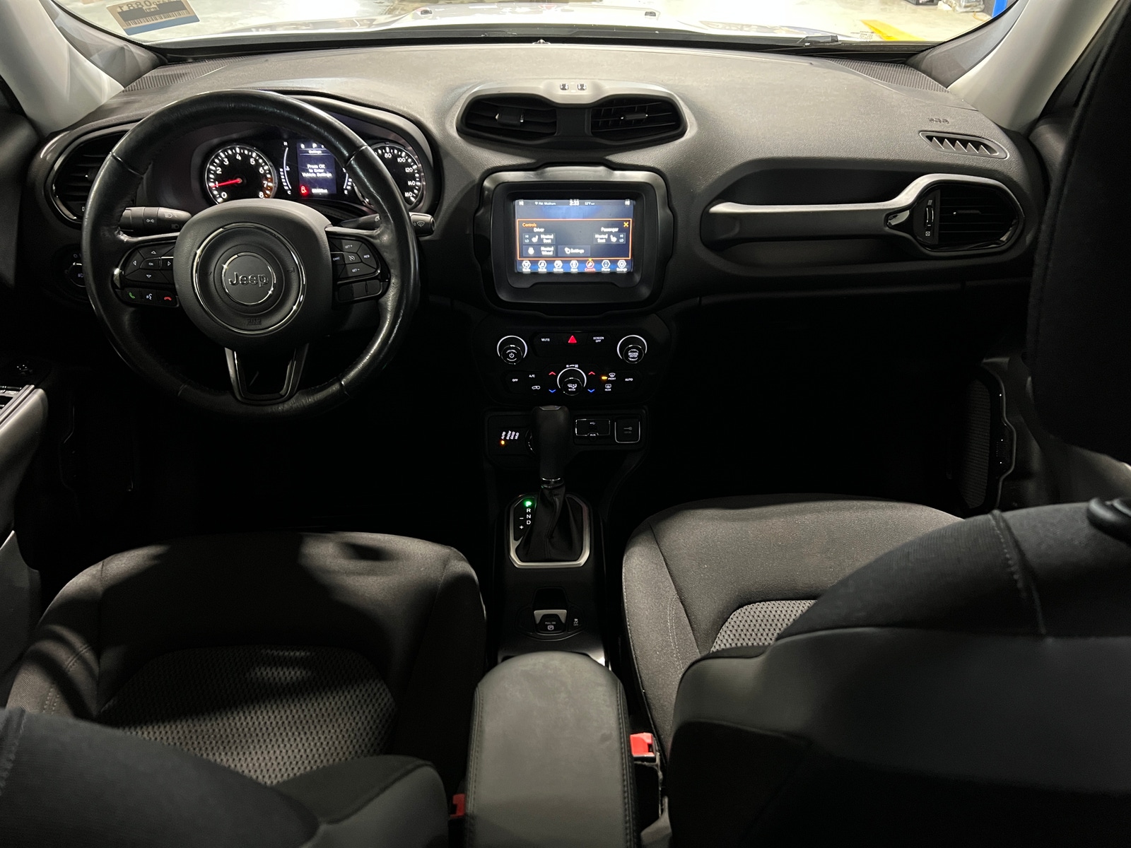 Thumbnail: 2018 Jeep Renegade - 3