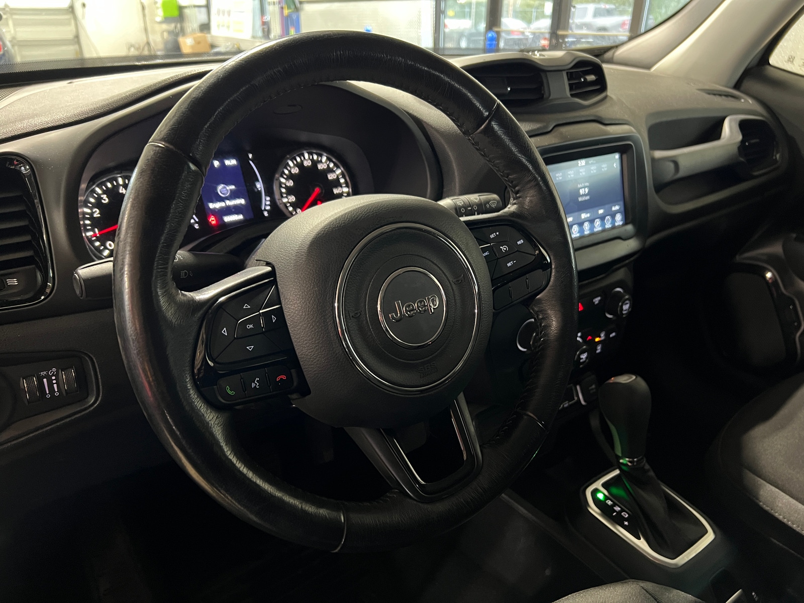 Thumbnail: 2018 Jeep Renegade - 5