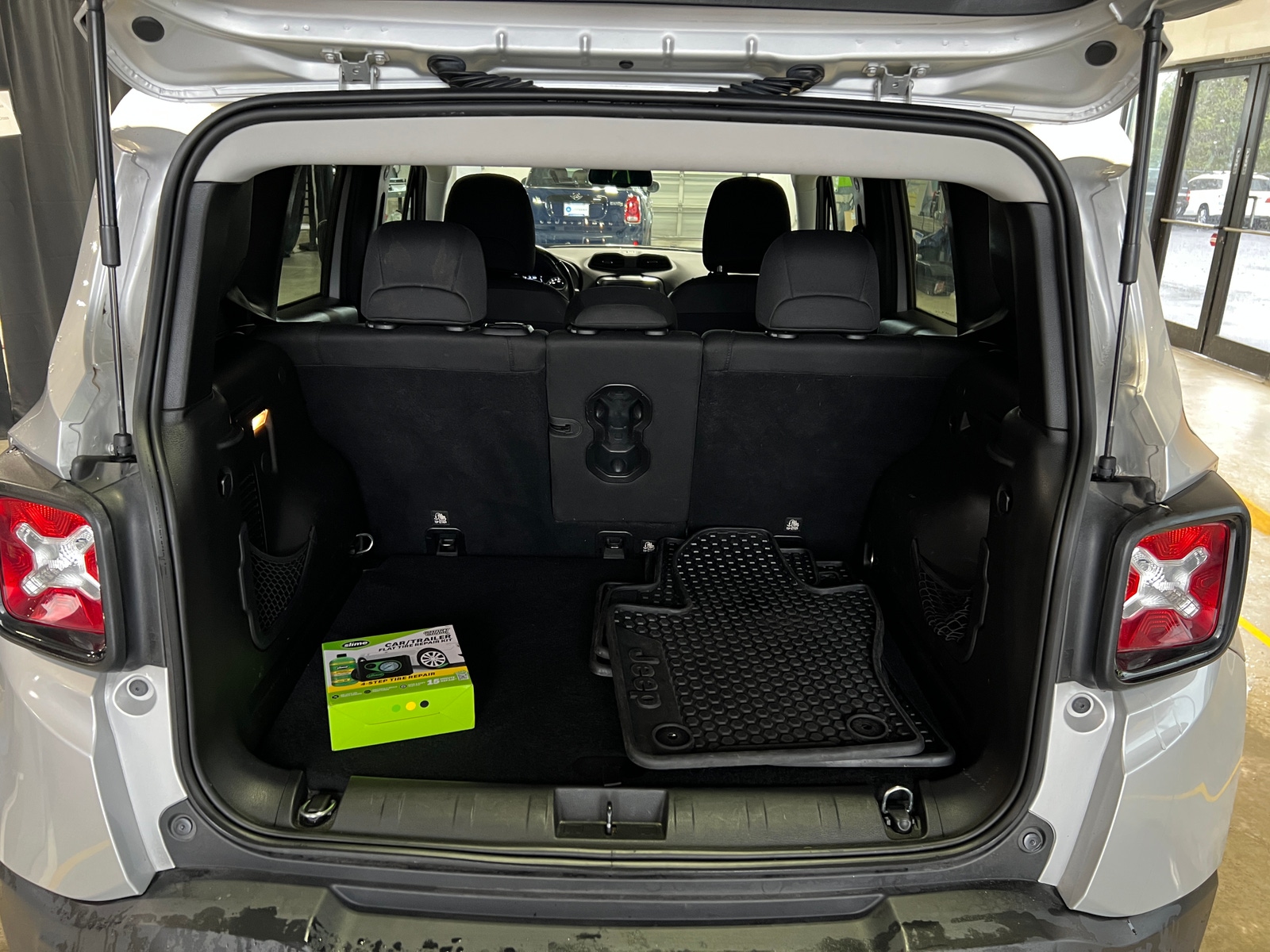 Thumbnail: 2018 Jeep Renegade - 7