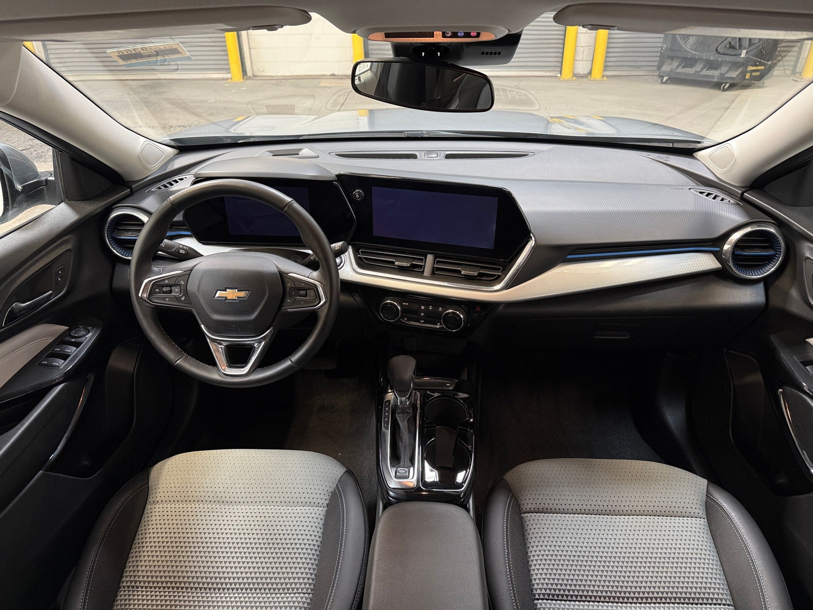 Thumbnail: 2025 Chevrolet Trax - 3