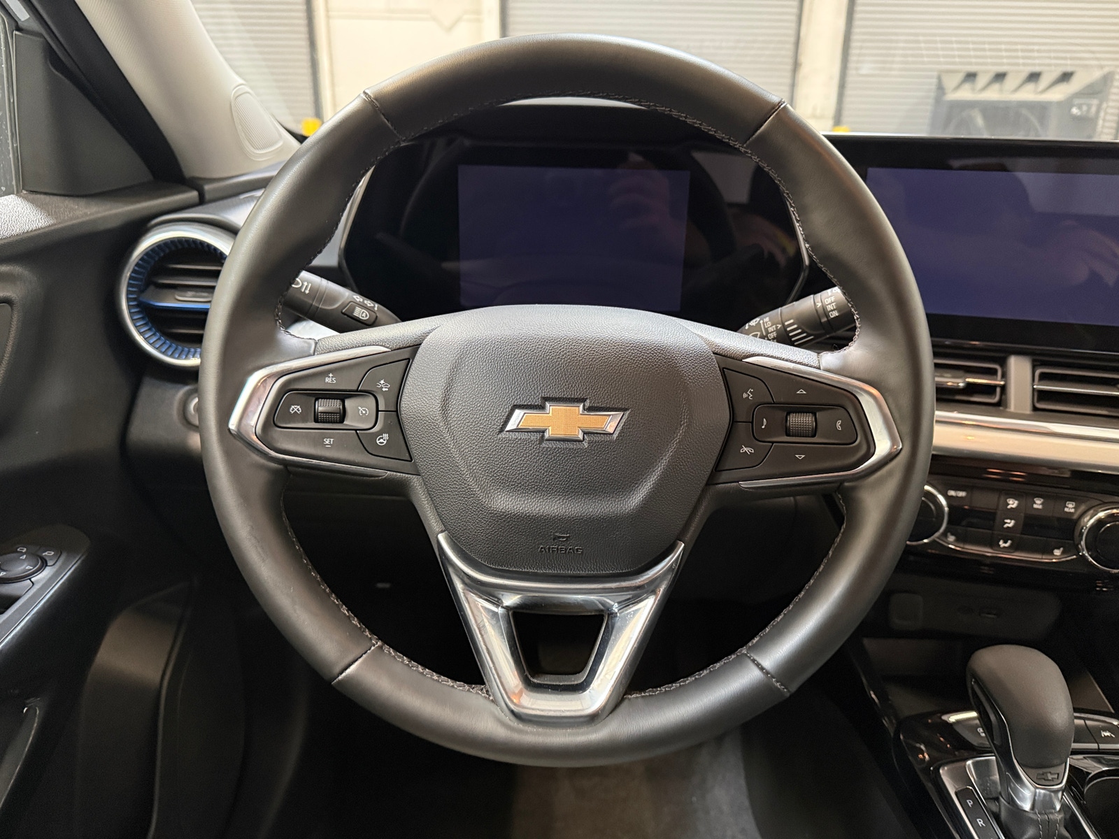 Thumbnail: 2025 Chevrolet Trax - 5