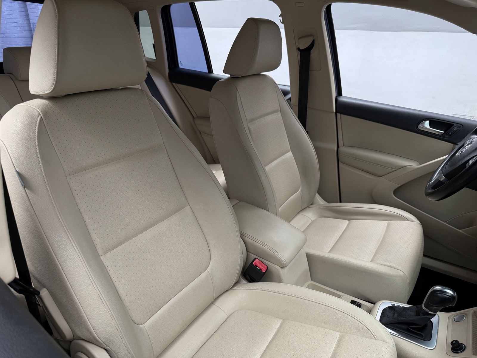 Thumbnail: 2016 Volkswagen Tiguan - 2