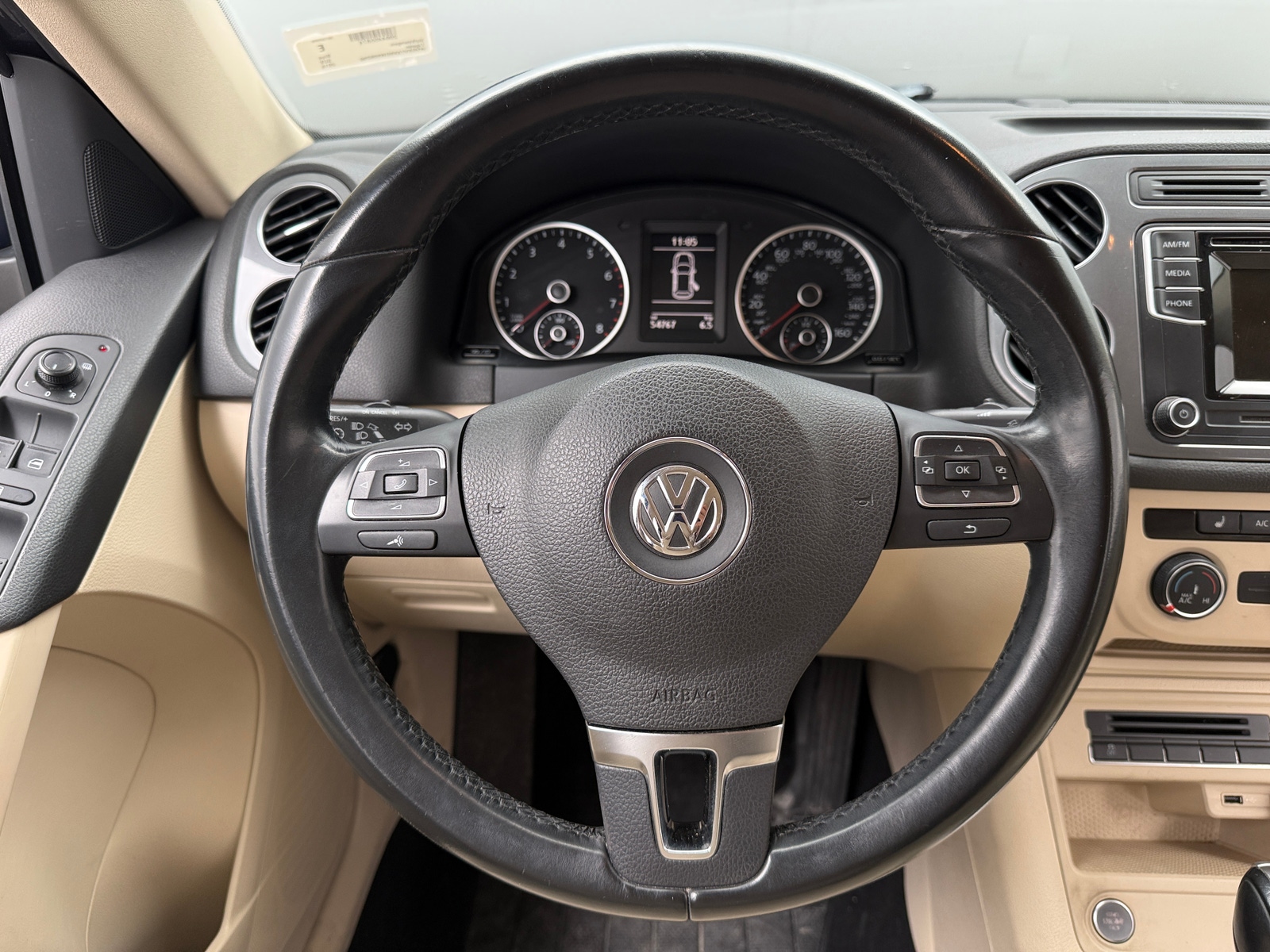 Thumbnail: 2016 Volkswagen Tiguan - 5