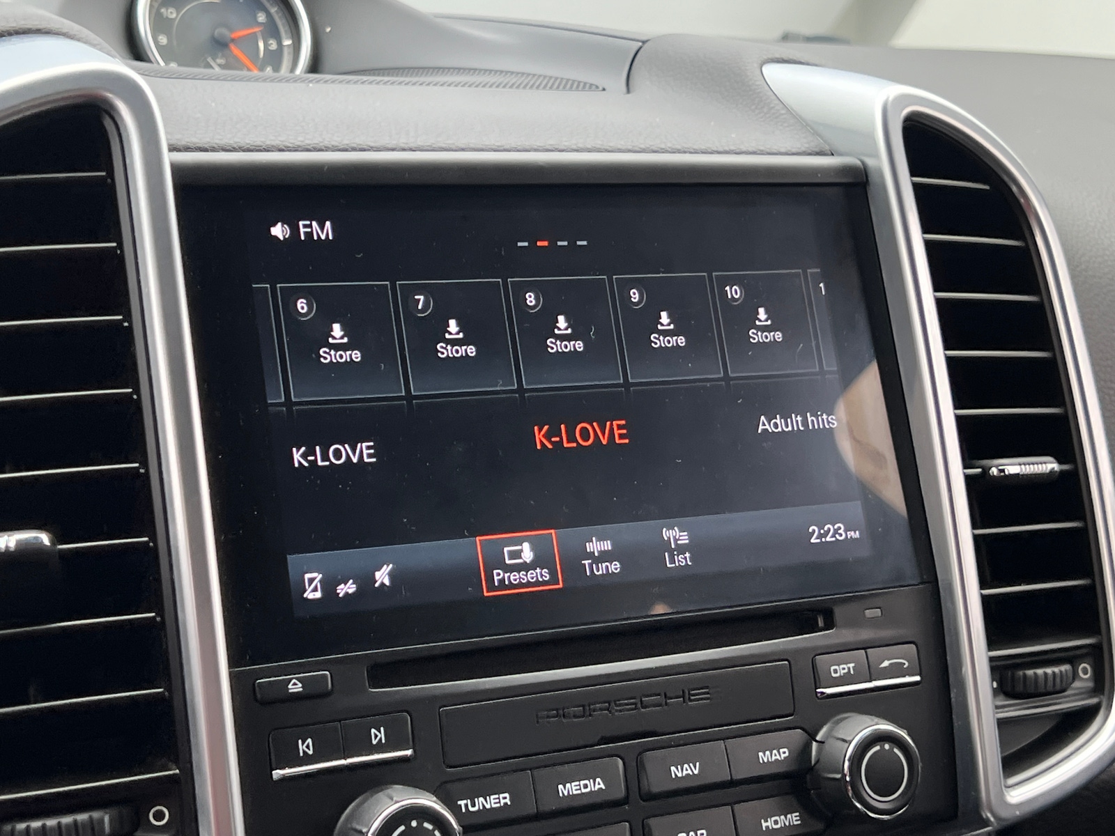 Thumbnail: 2017 Porsche Cayenne - 3