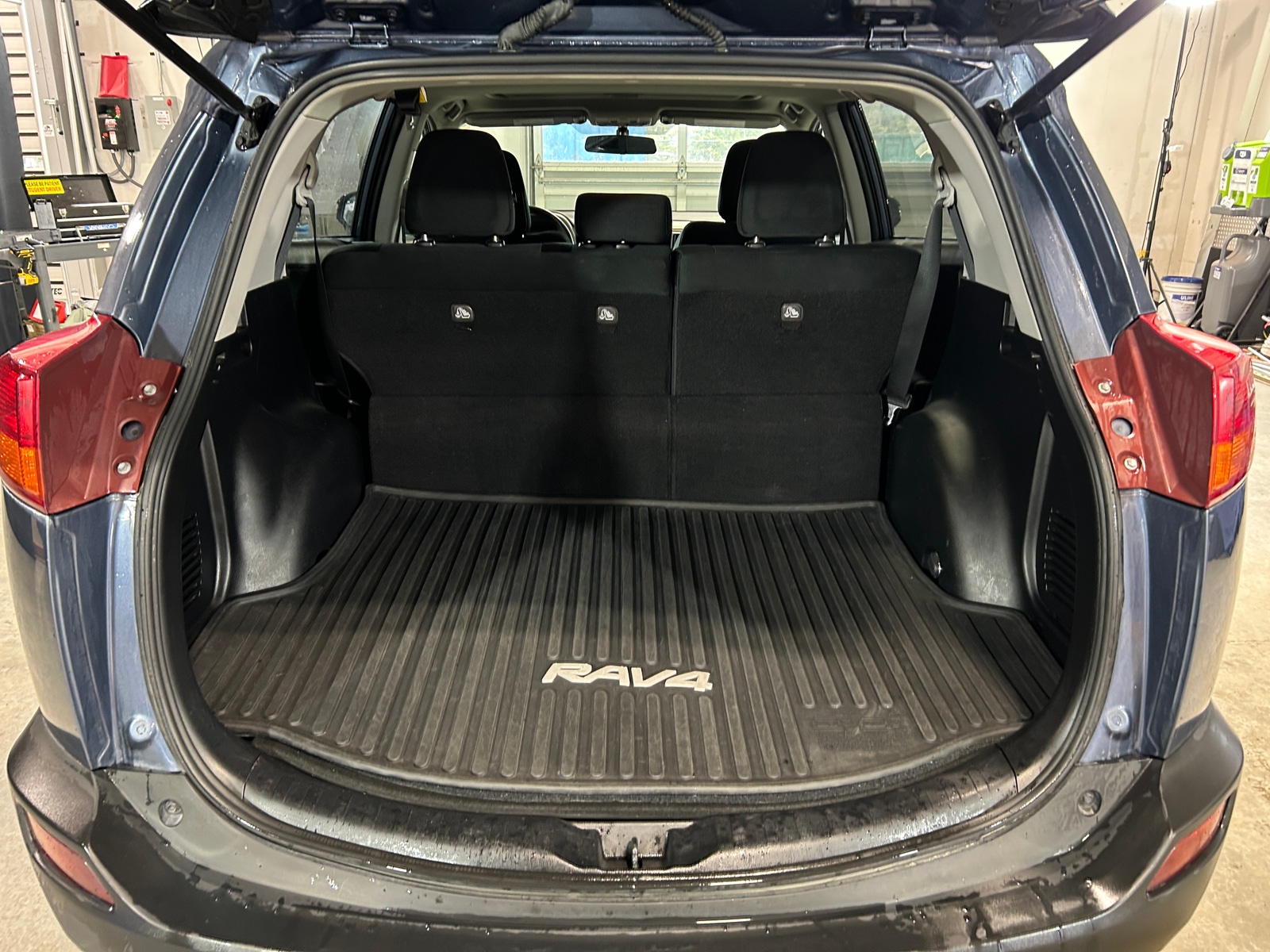 Thumbnail: 2014 Toyota RAV4 - 7