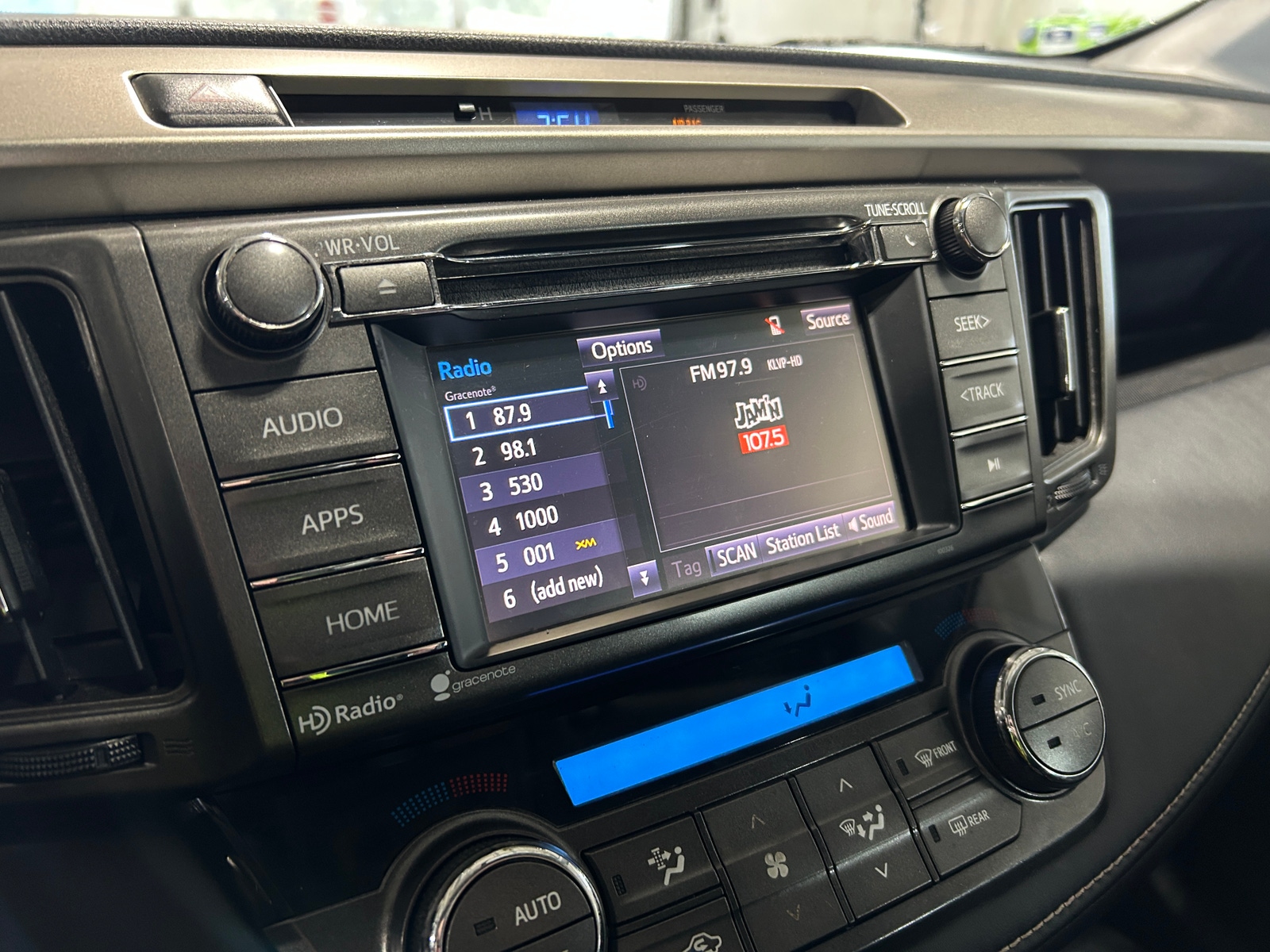 Thumbnail: 2014 Toyota RAV4 - 4