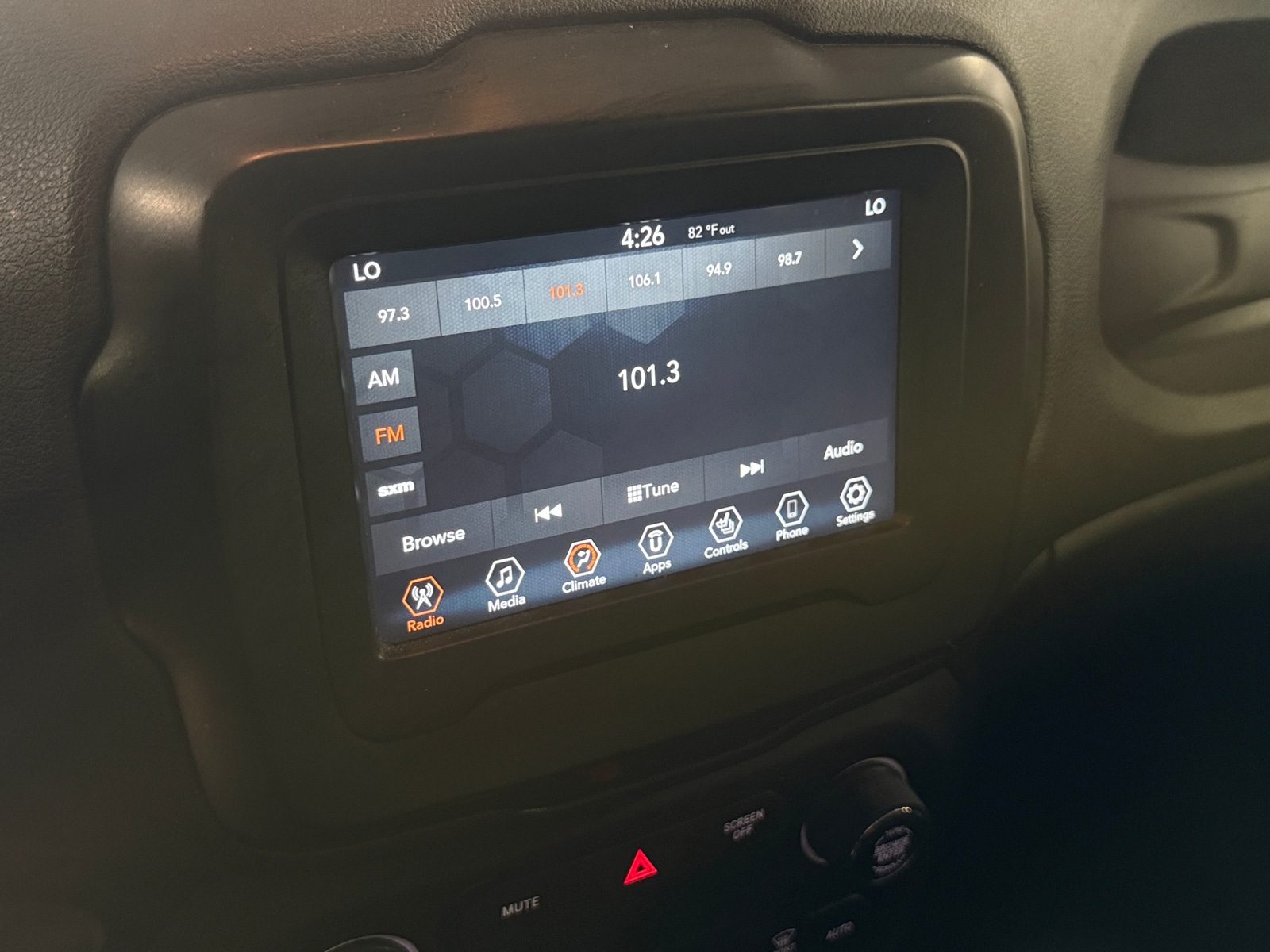 Thumbnail: 2019 Jeep Renegade - 4