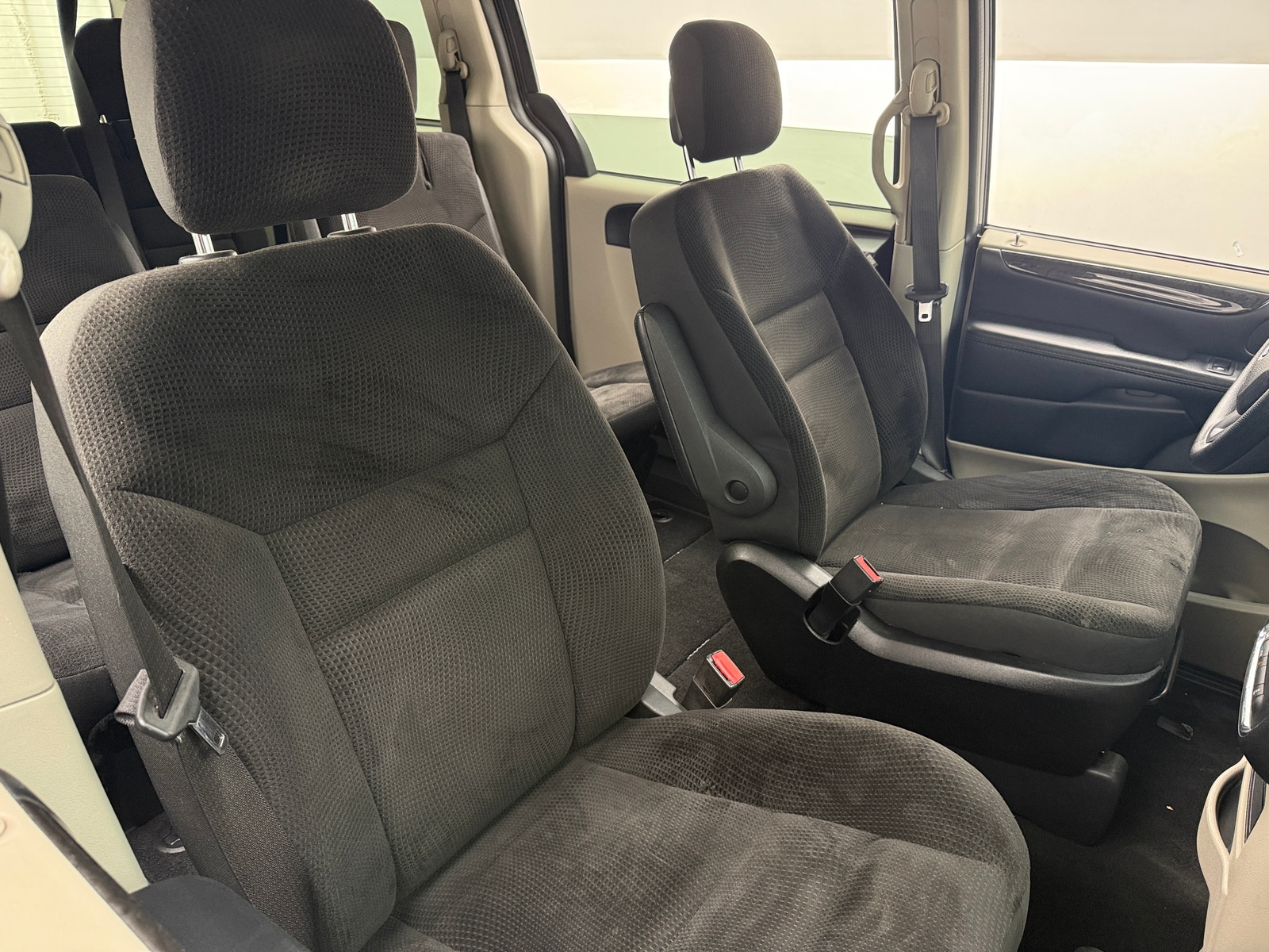 Thumbnail: 2019 Dodge Grand Caravan - 2