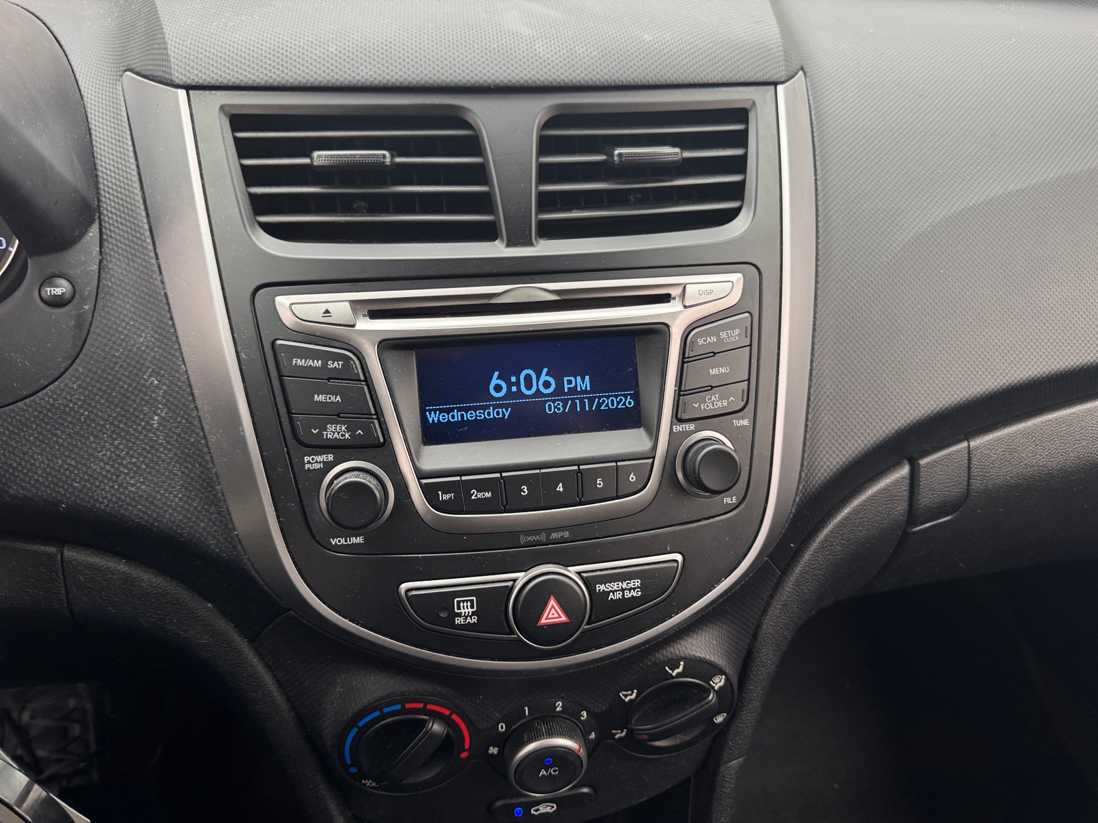 Thumbnail: 2015 Hyundai Accent - 4