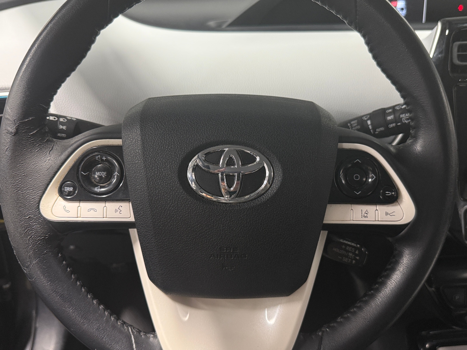 Thumbnail: 2016 Toyota Prius - 4