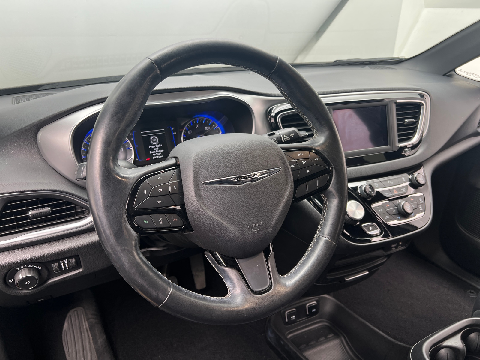 Thumbnail: 2019 Chrysler Pacifica - 4