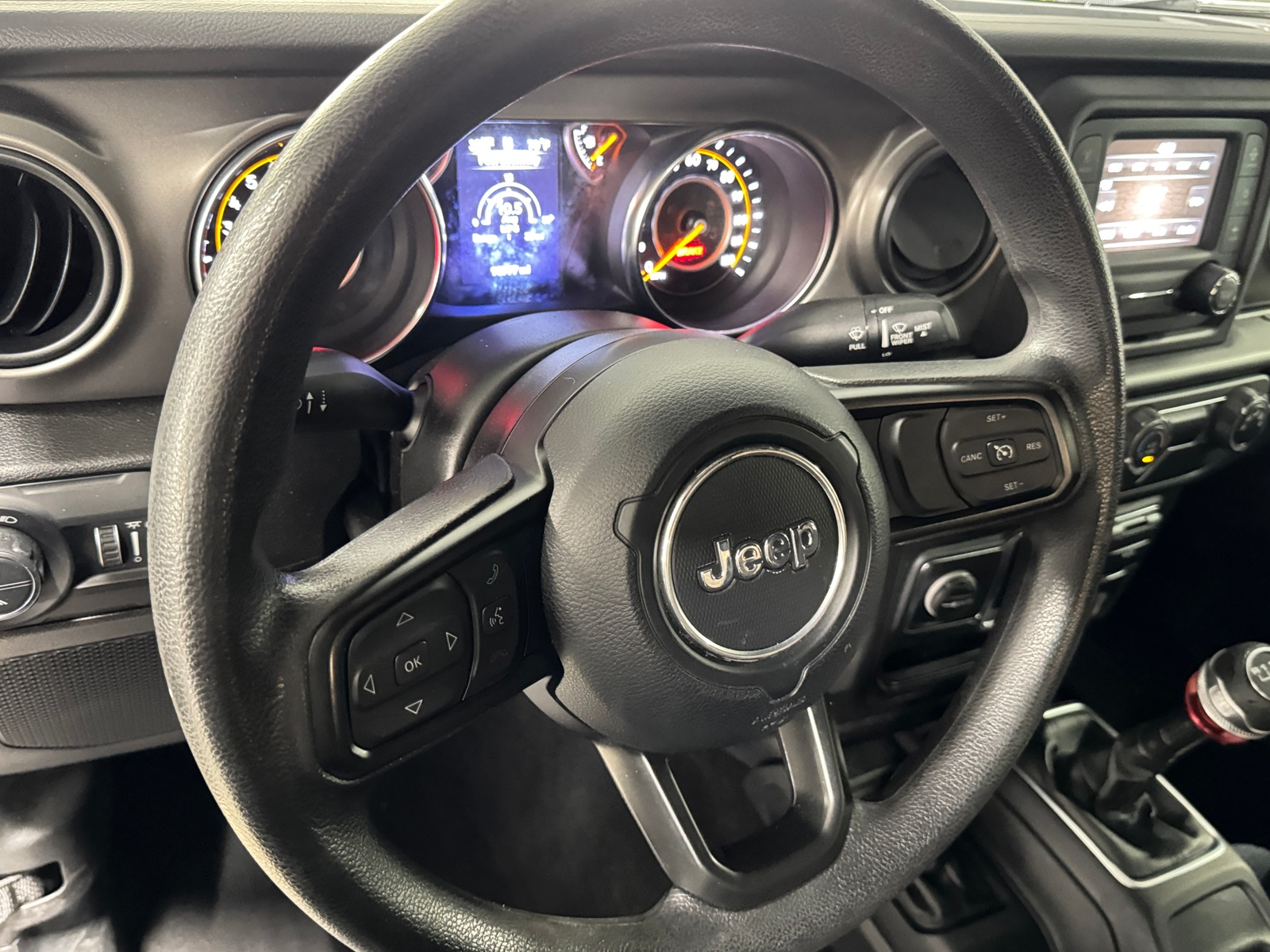 Thumbnail: 2021 Jeep Gladiator - 5