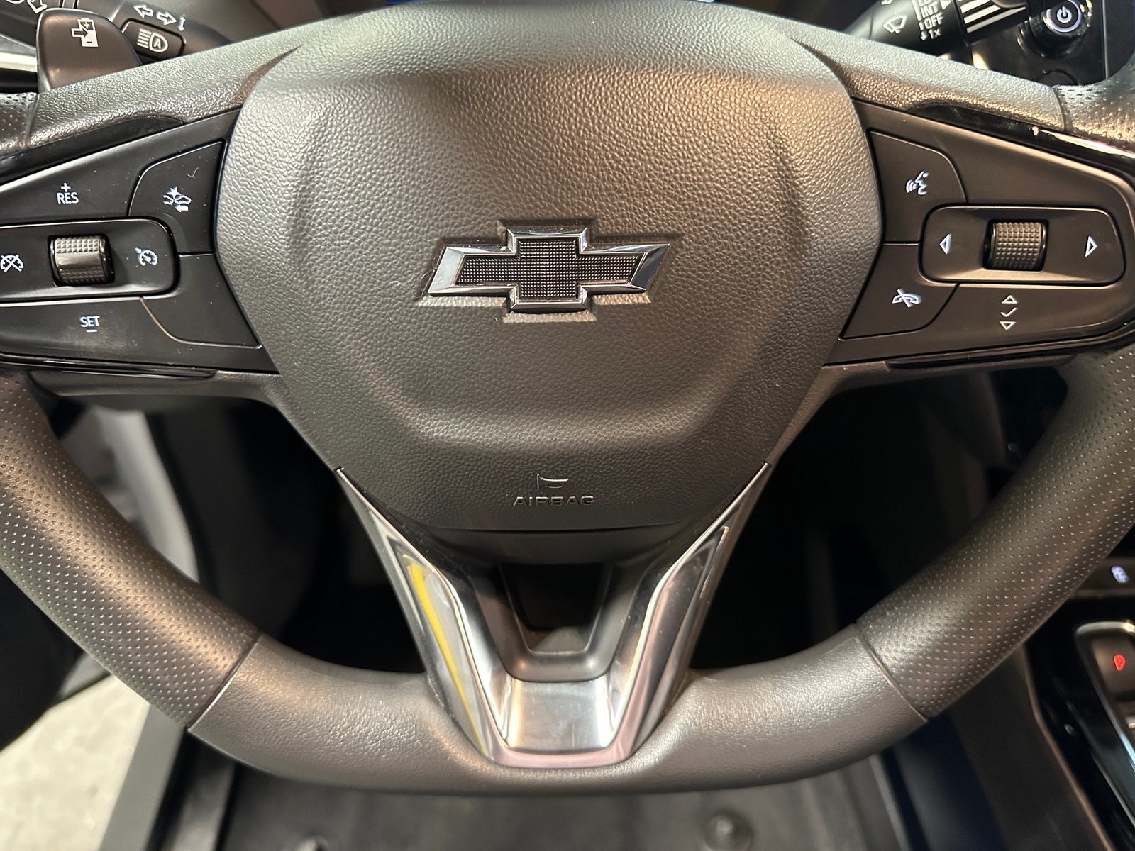 Thumbnail: 2023 Chevrolet Bolt EUV - 5