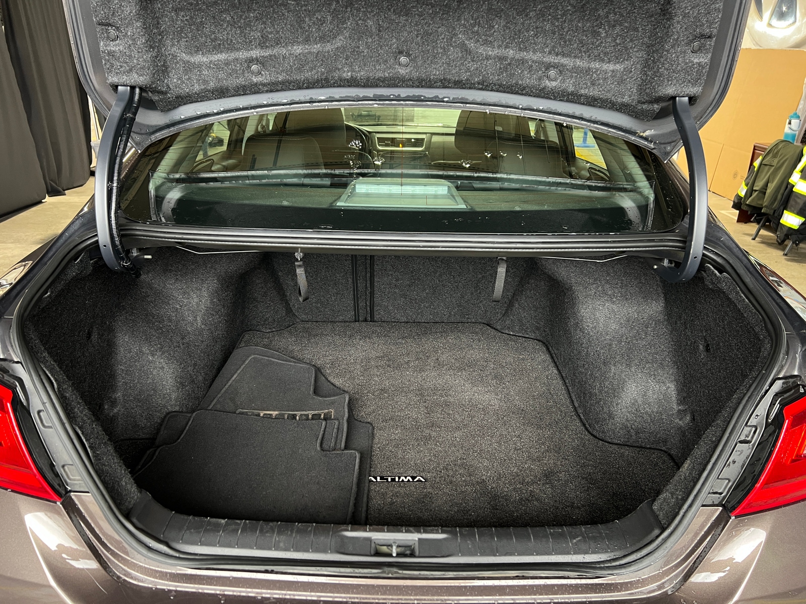 Thumbnail: 2017 Nissan Altima - 6