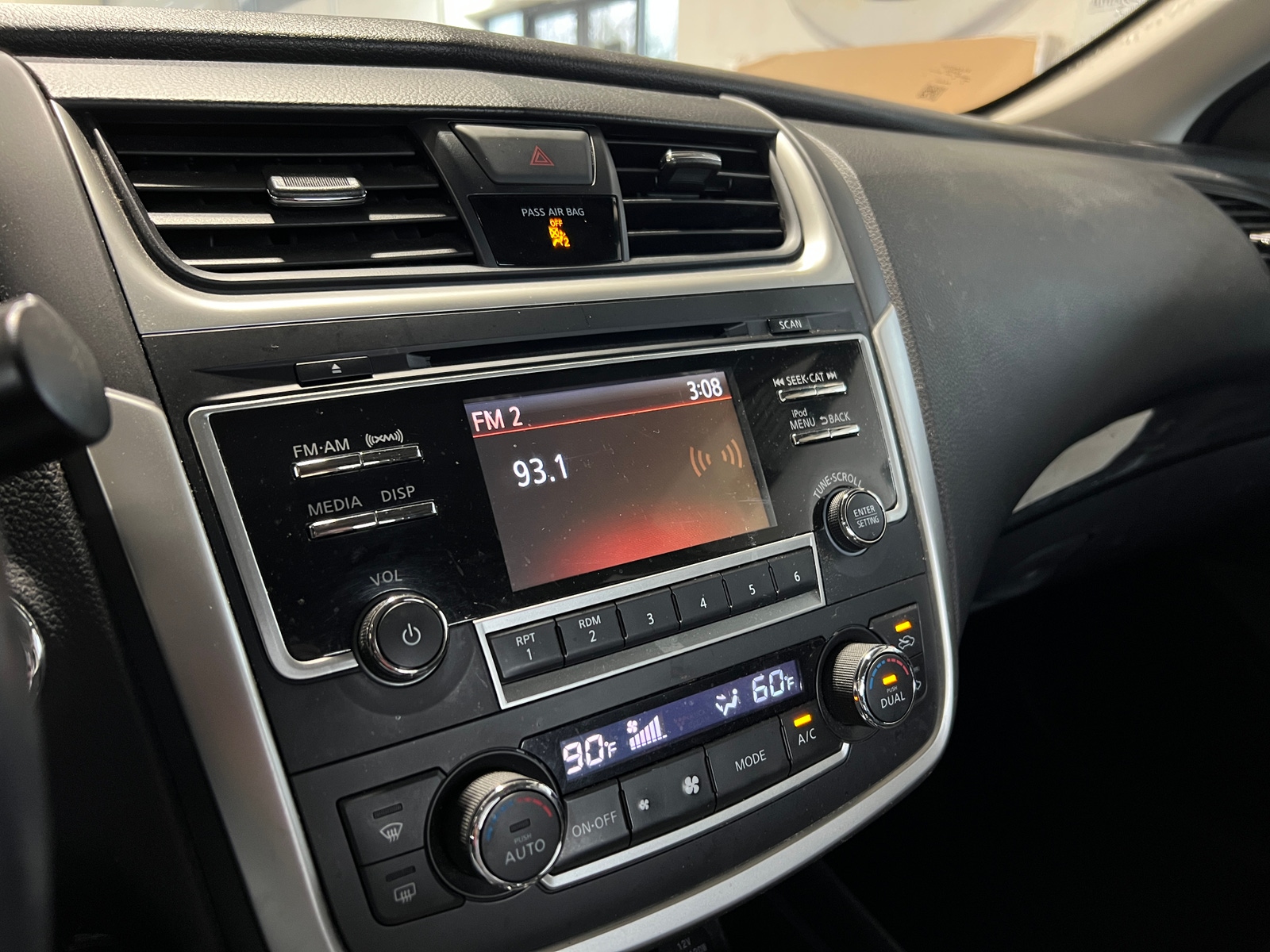 Thumbnail: 2017 Nissan Altima - 3