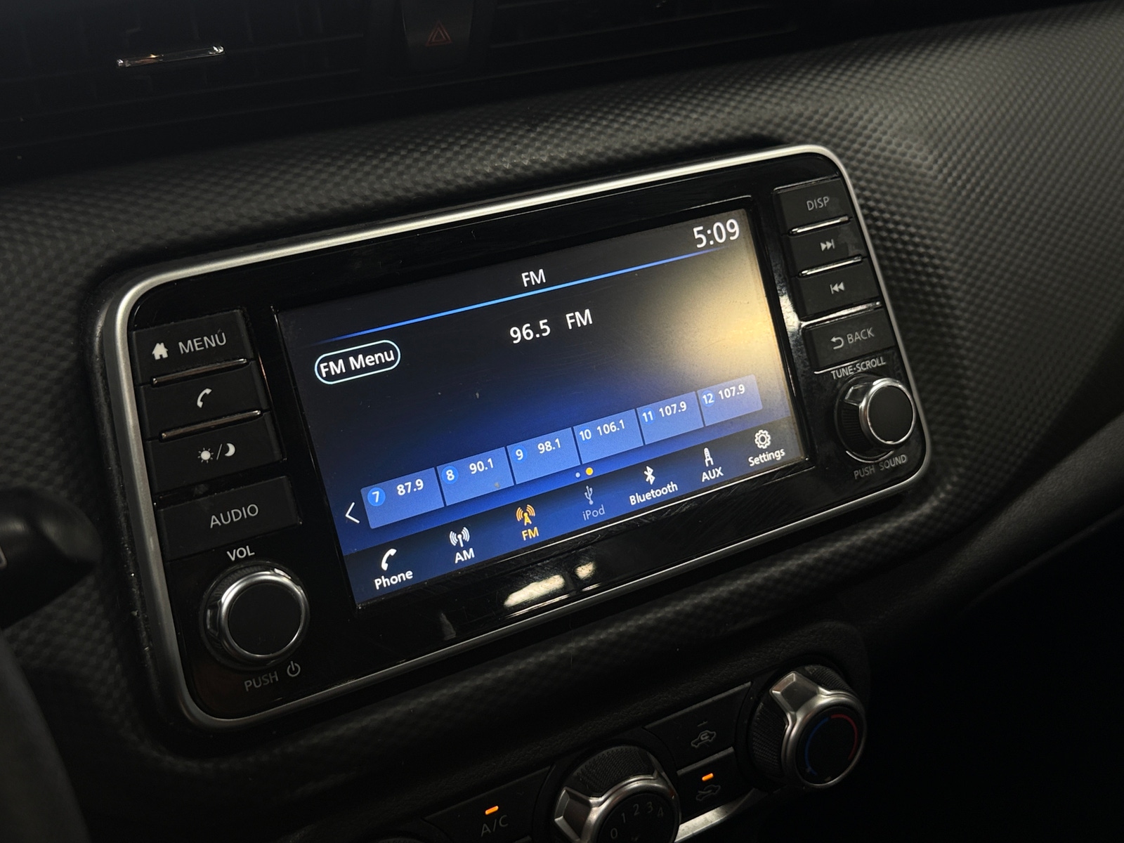 Thumbnail: 2024 Nissan Kicks - 4