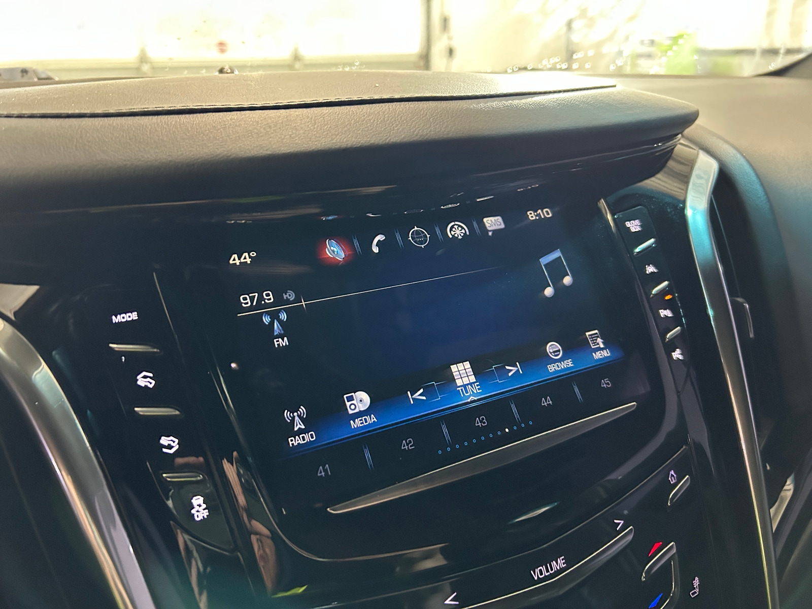 Thumbnail: 2019 Cadillac Escalade - 3