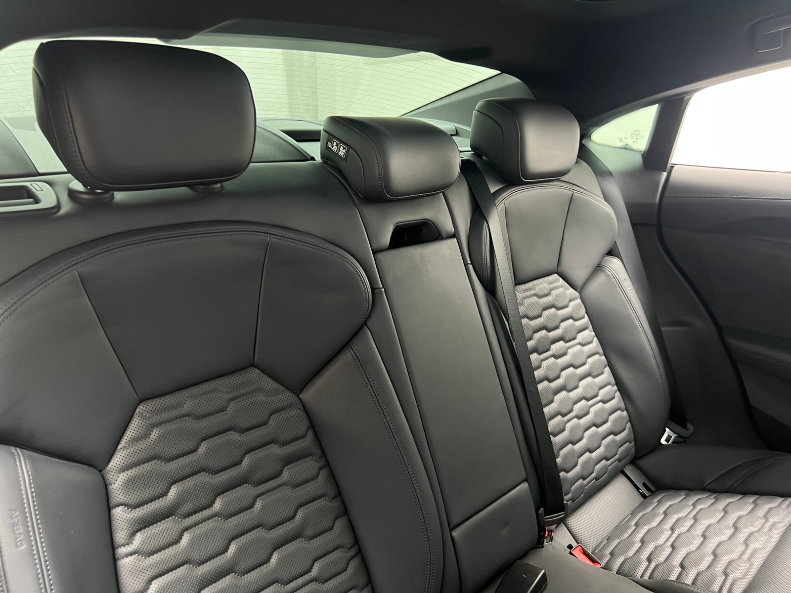 Thumbnail: 2023 Audi e-tron GT - 5