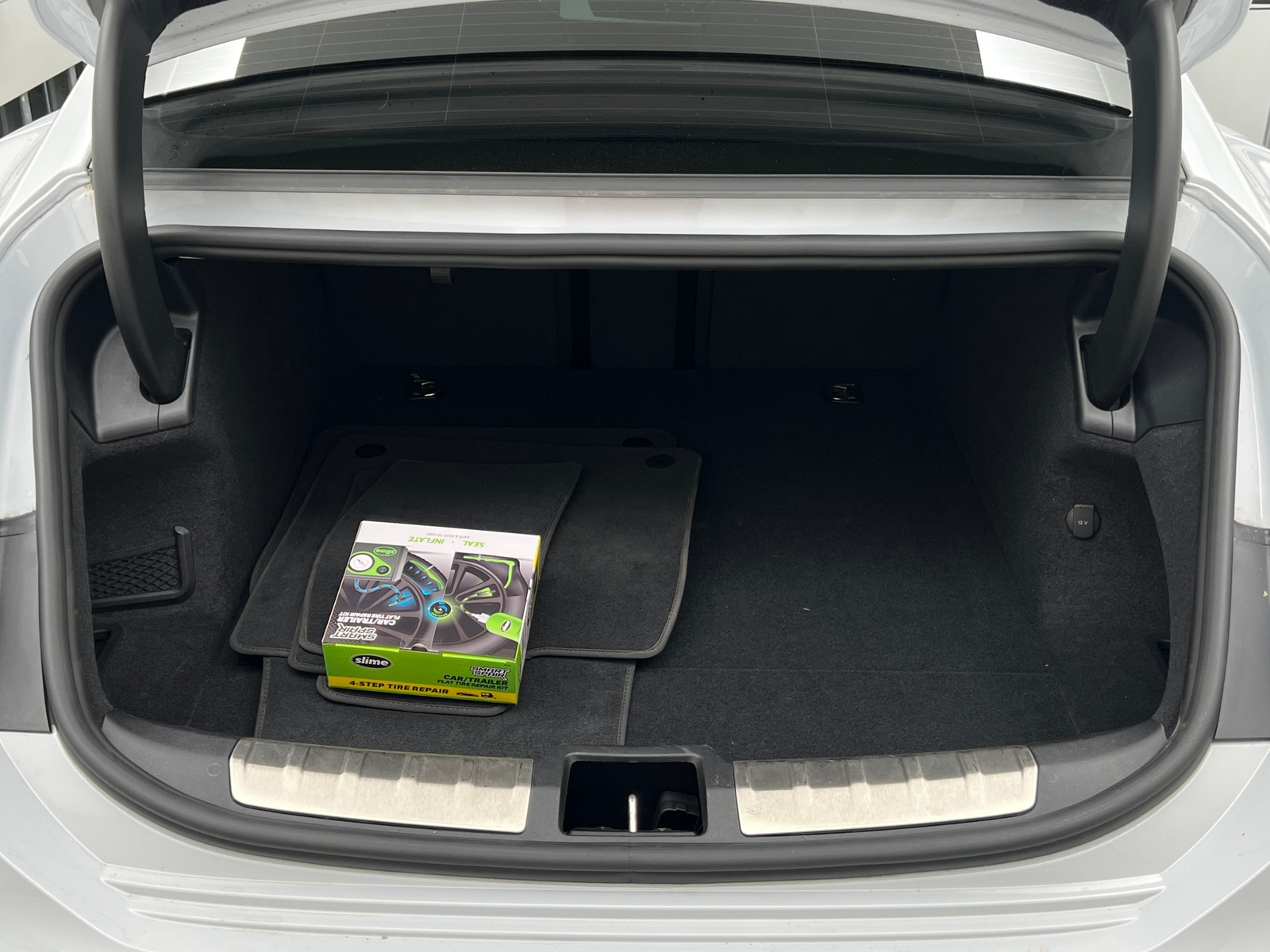 Thumbnail: 2023 Audi e-tron GT - 6