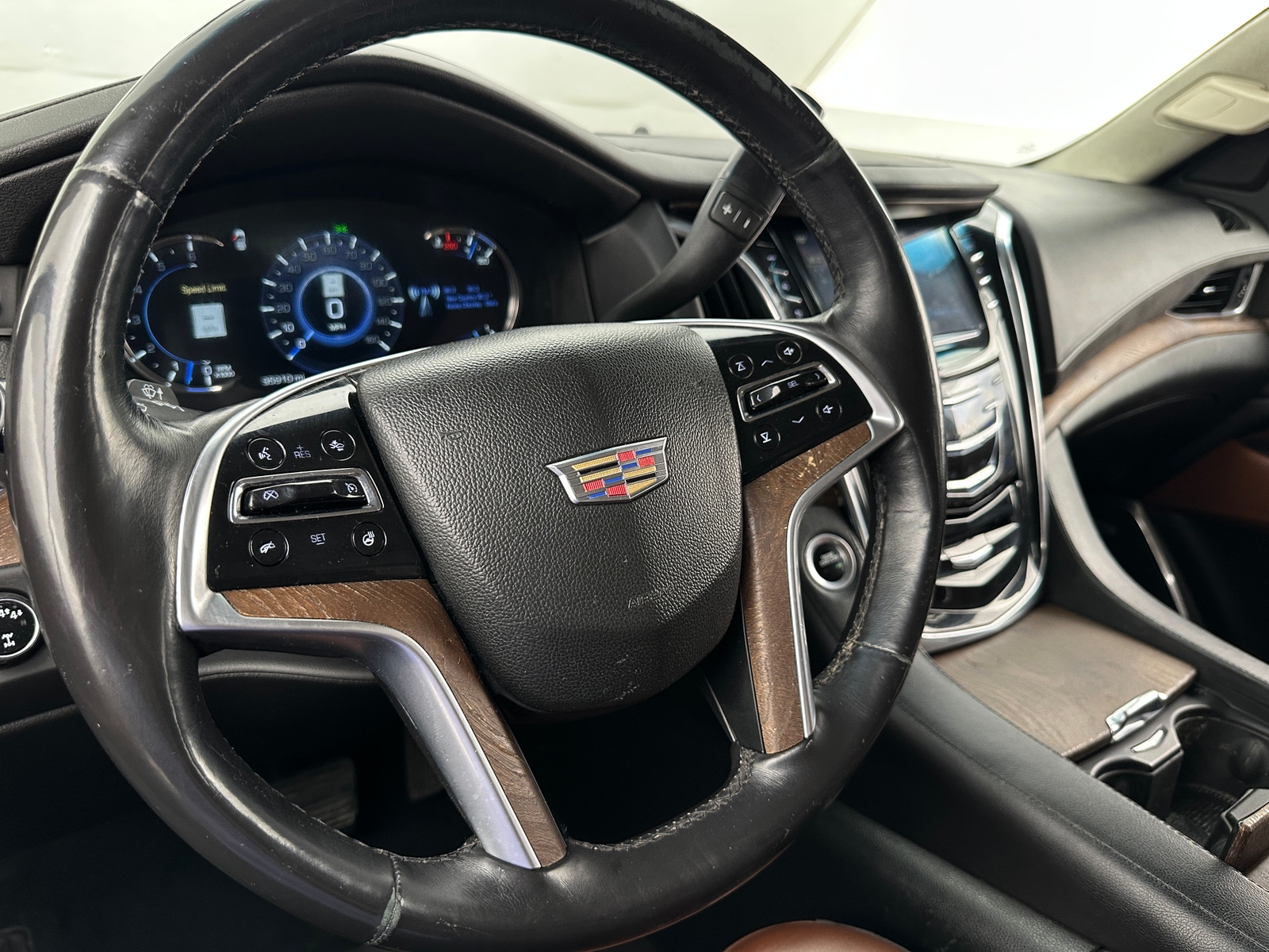 Thumbnail: 2017 Cadillac Escalade - 4