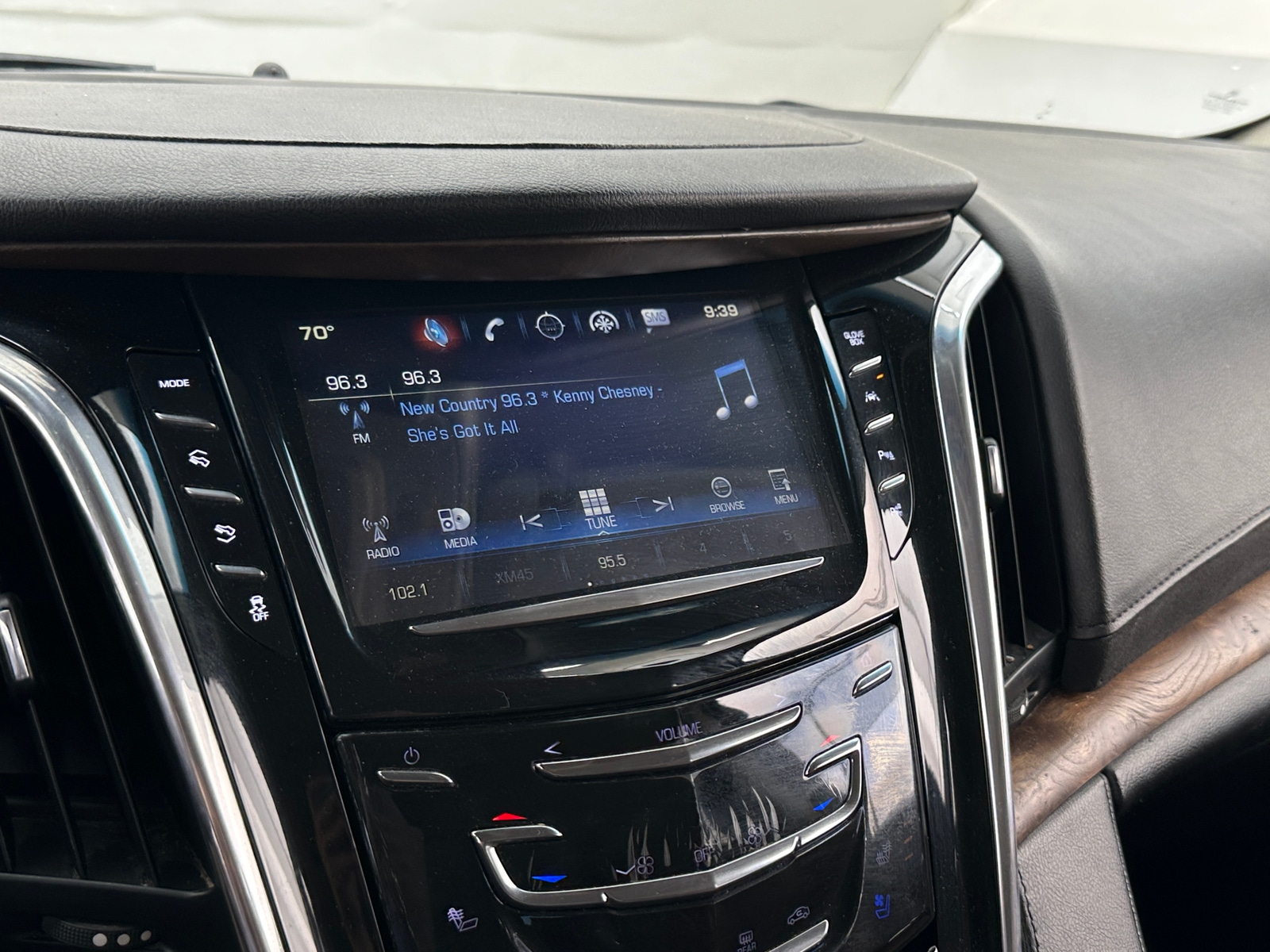 Thumbnail: 2017 Cadillac Escalade - 3