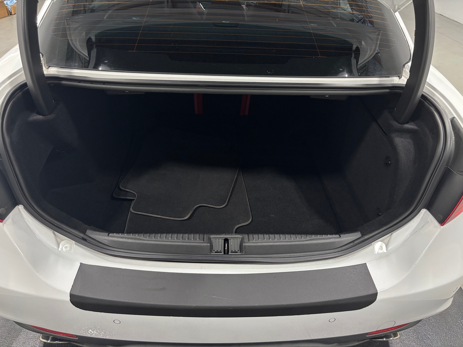 Thumbnail: 2018 Alfa Romeo Giulia - 6