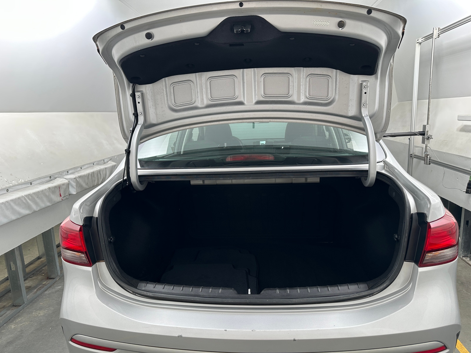 Thumbnail: 2023 Kia Rio - 7