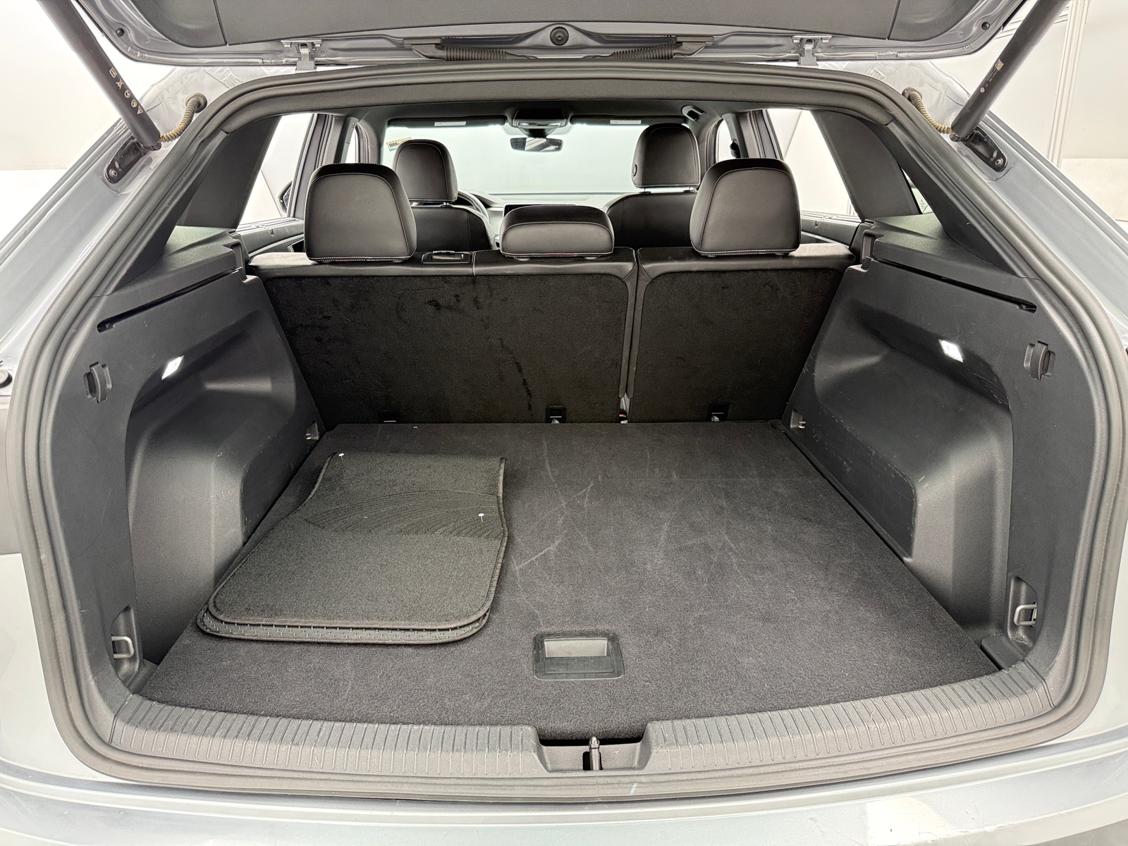 Thumbnail: 2025 Volkswagen Atlas - 6