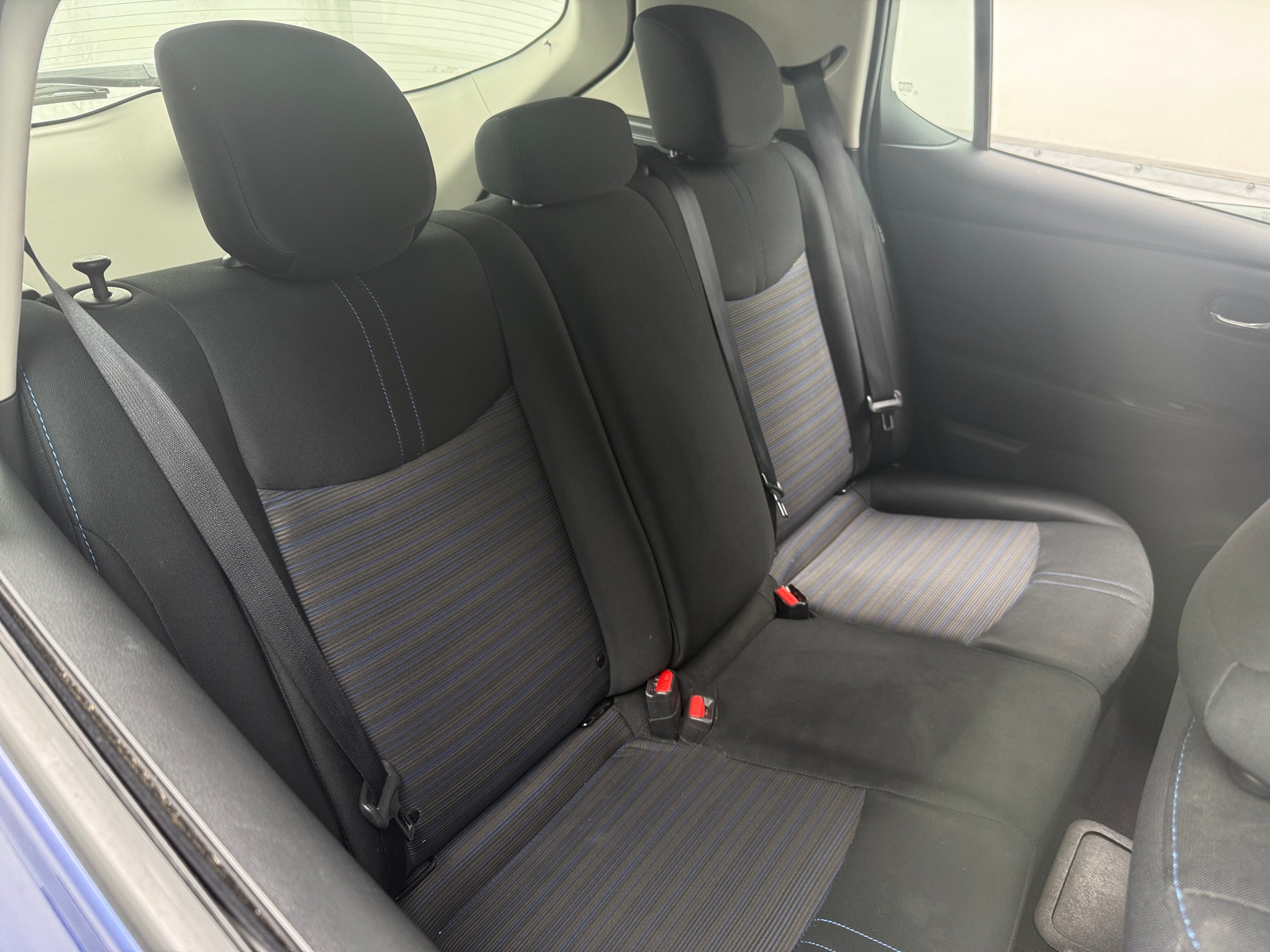 Thumbnail: 2022 Nissan Leaf - 6