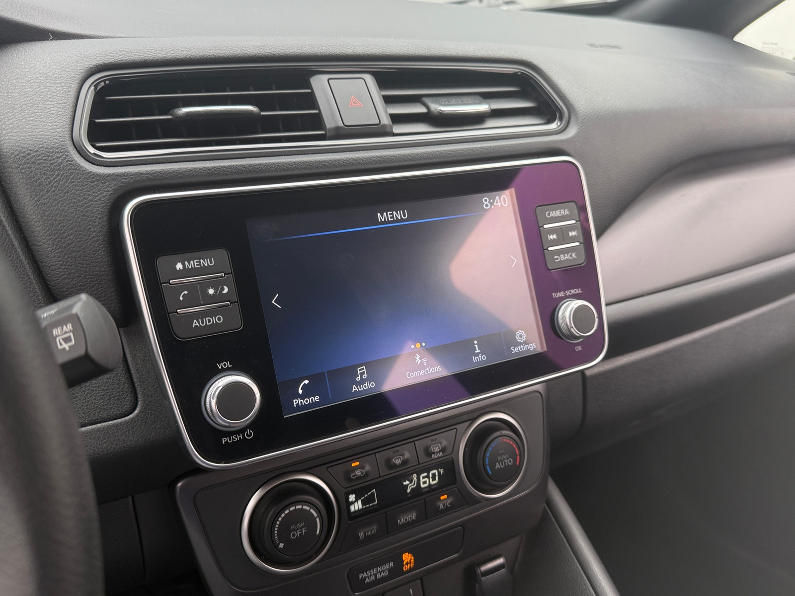 Thumbnail: 2022 Nissan Leaf - 4