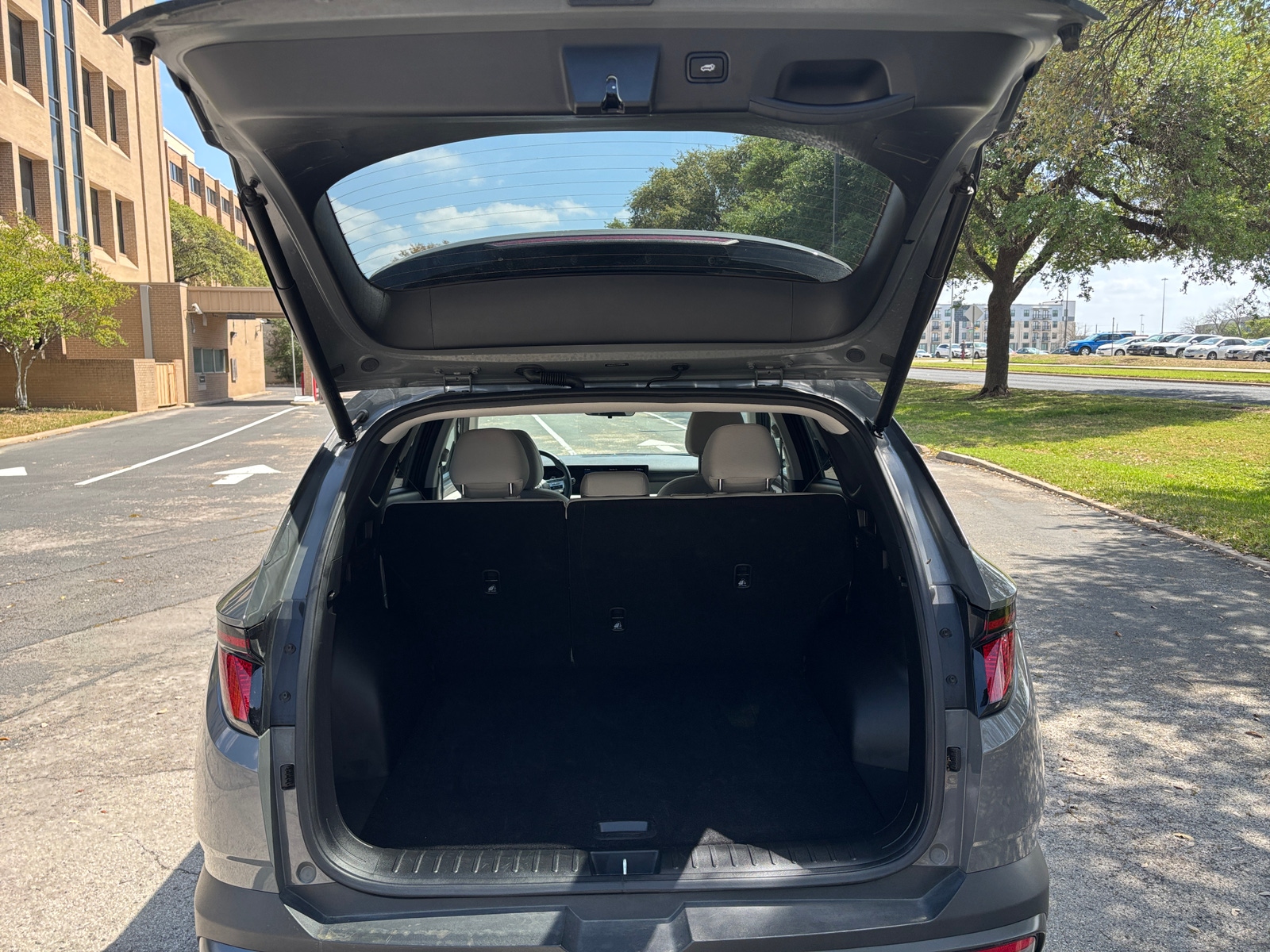 Thumbnail: 2025 Hyundai Tucson - 4