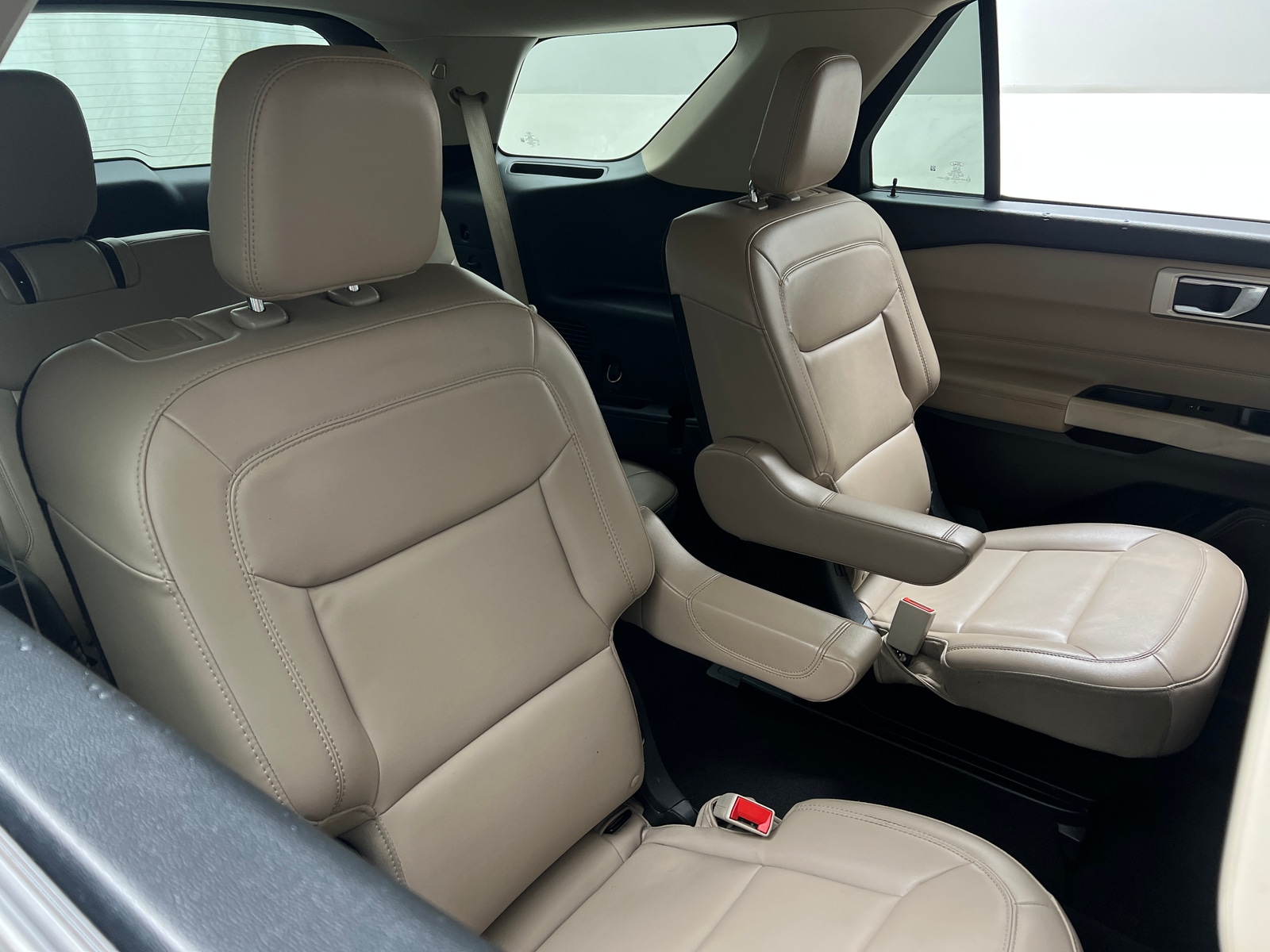 Thumbnail: 2022 Ford Explorer - 6