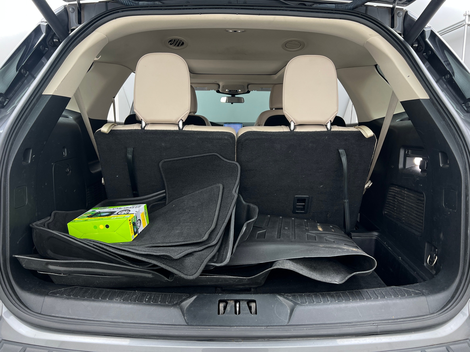 Thumbnail: 2022 Ford Explorer - 7