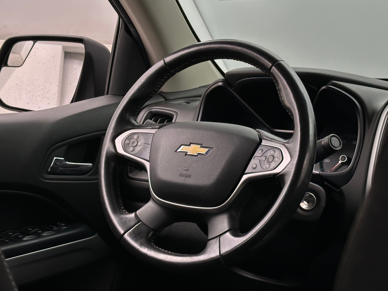 Thumbnail: 2017 Chevrolet Colorado - 5