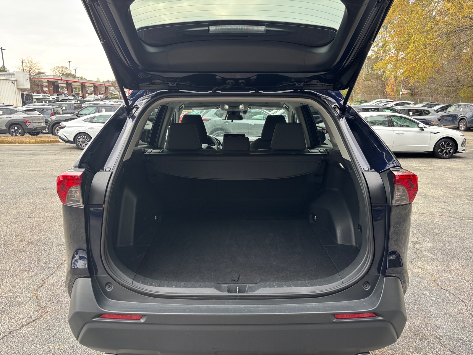 Thumbnail: 2025 Toyota RAV4 - 6